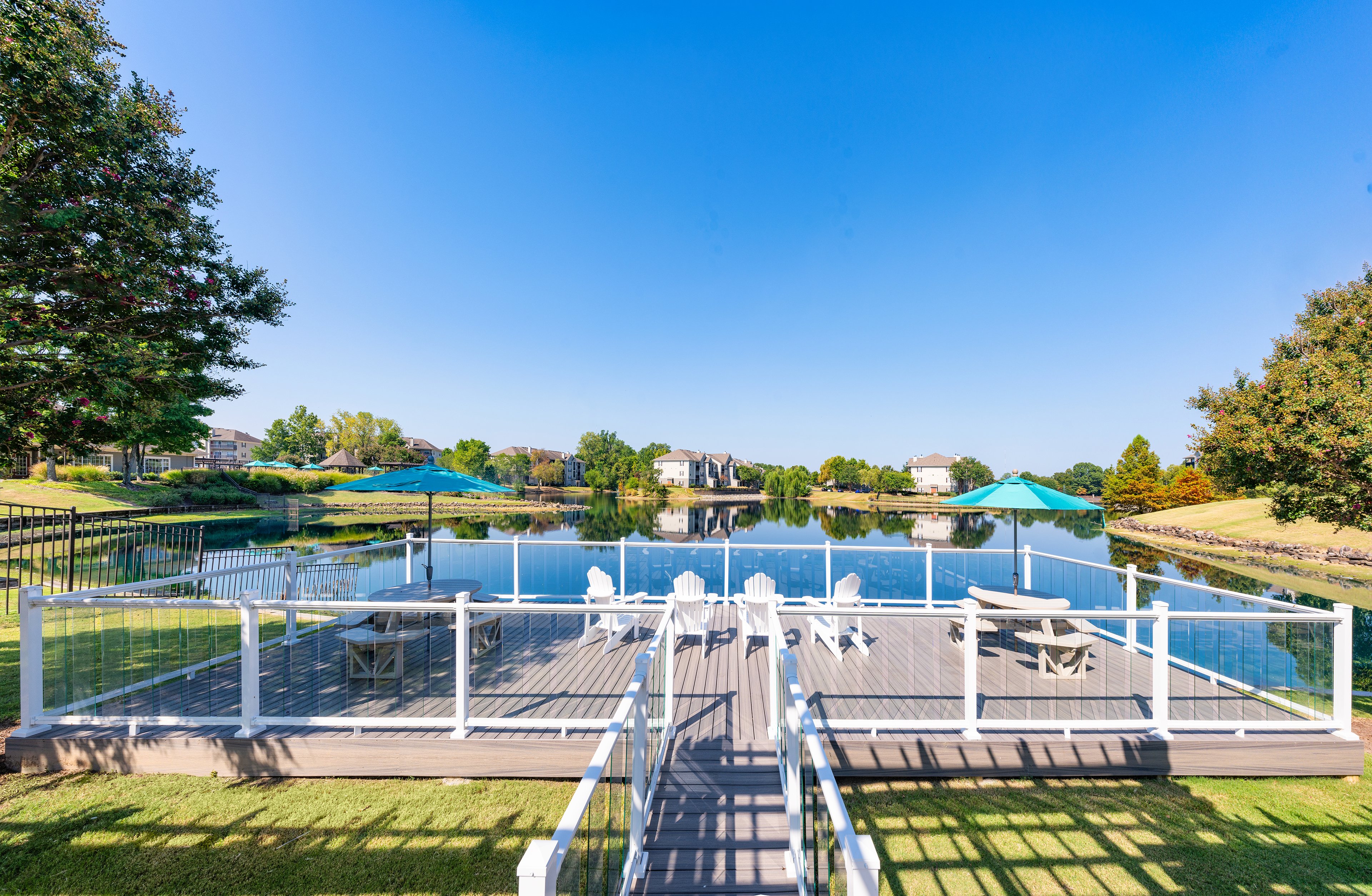 Pool lounge at MAA Dexter Lake luxury apartment homes in Cordova, TN