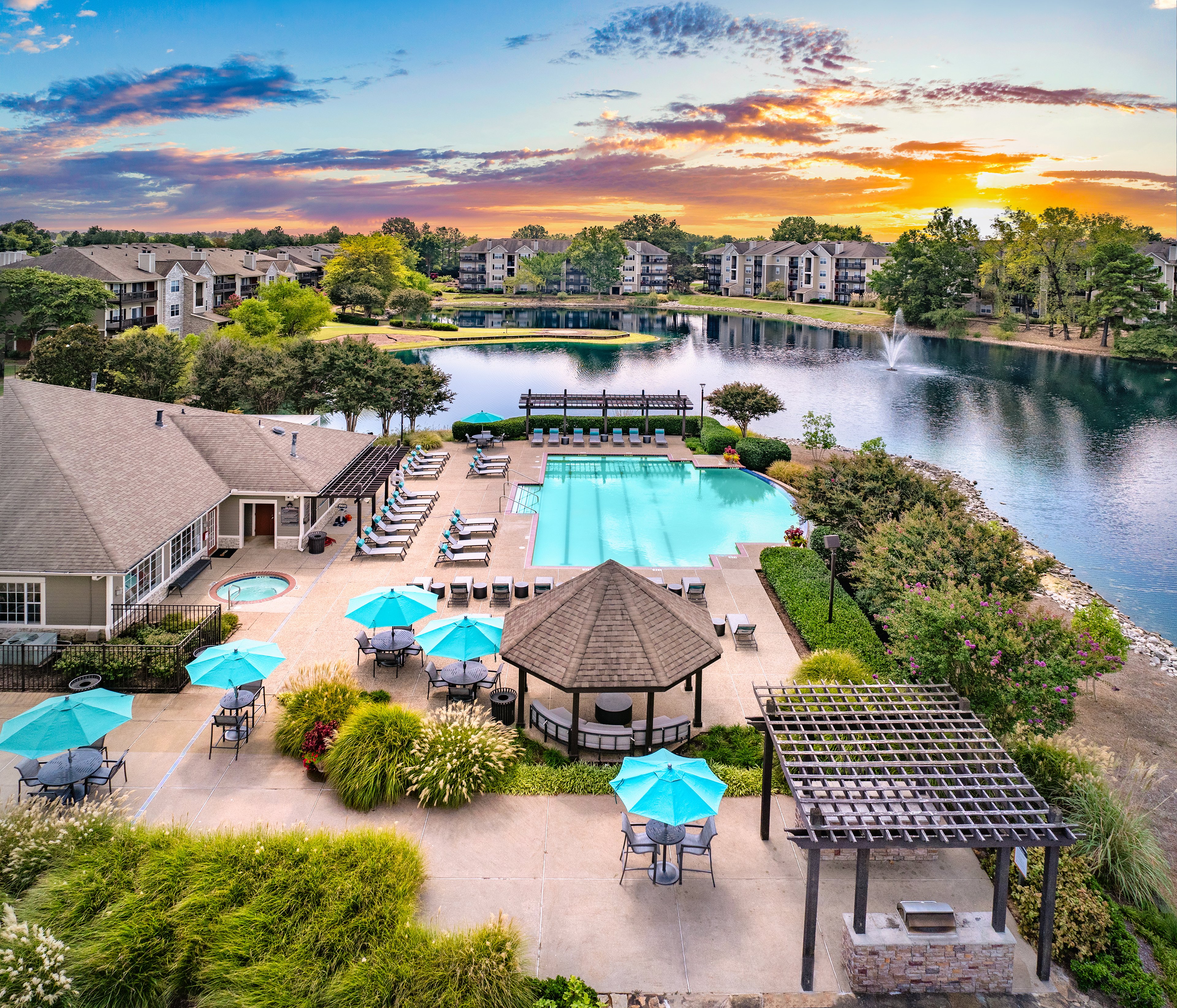 Pool at MAA Dexter Lake luxury apartment homes in Cordova, TN