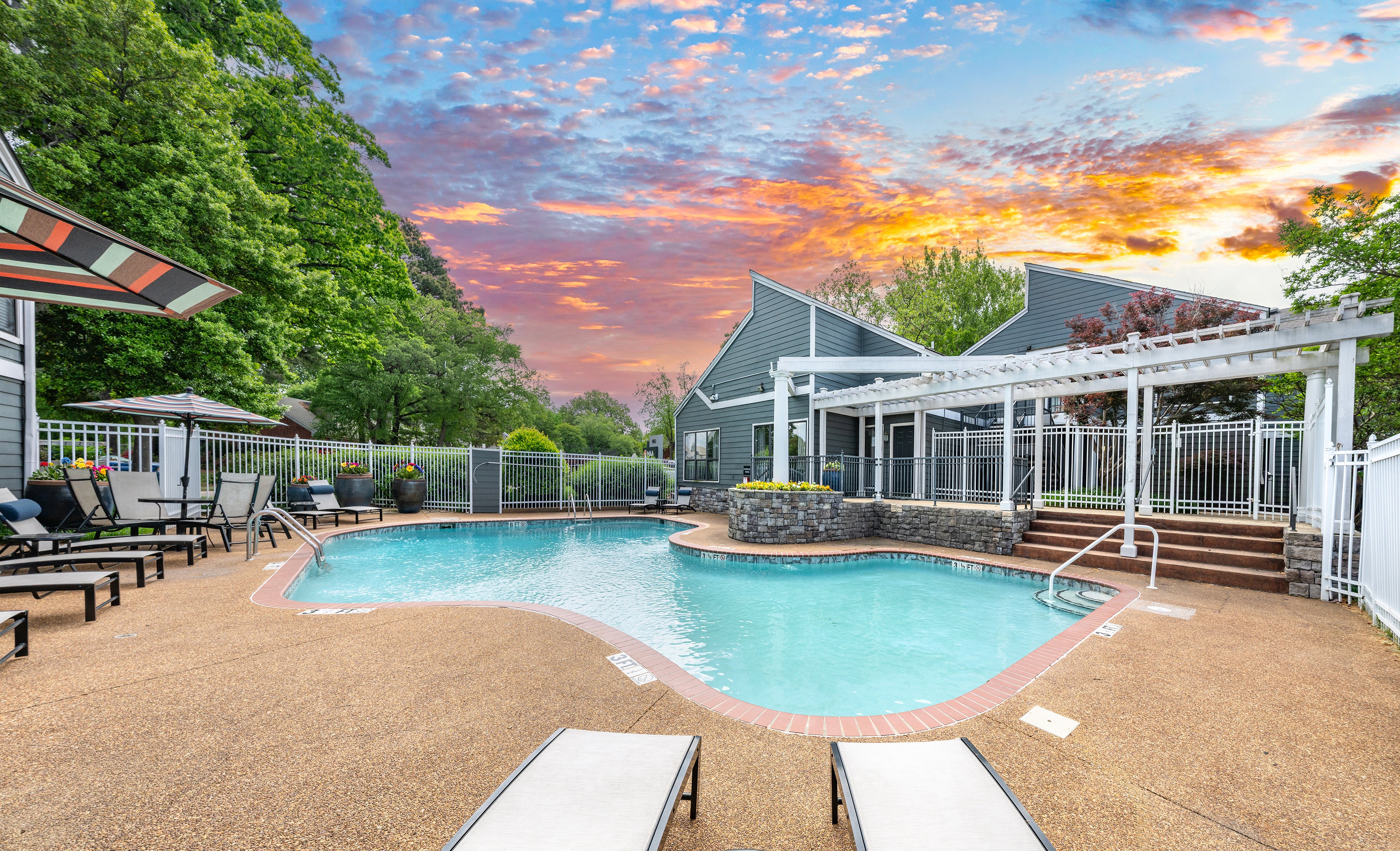 Pool at MAA Park Estate luxury apartment homes in Memphis, TN