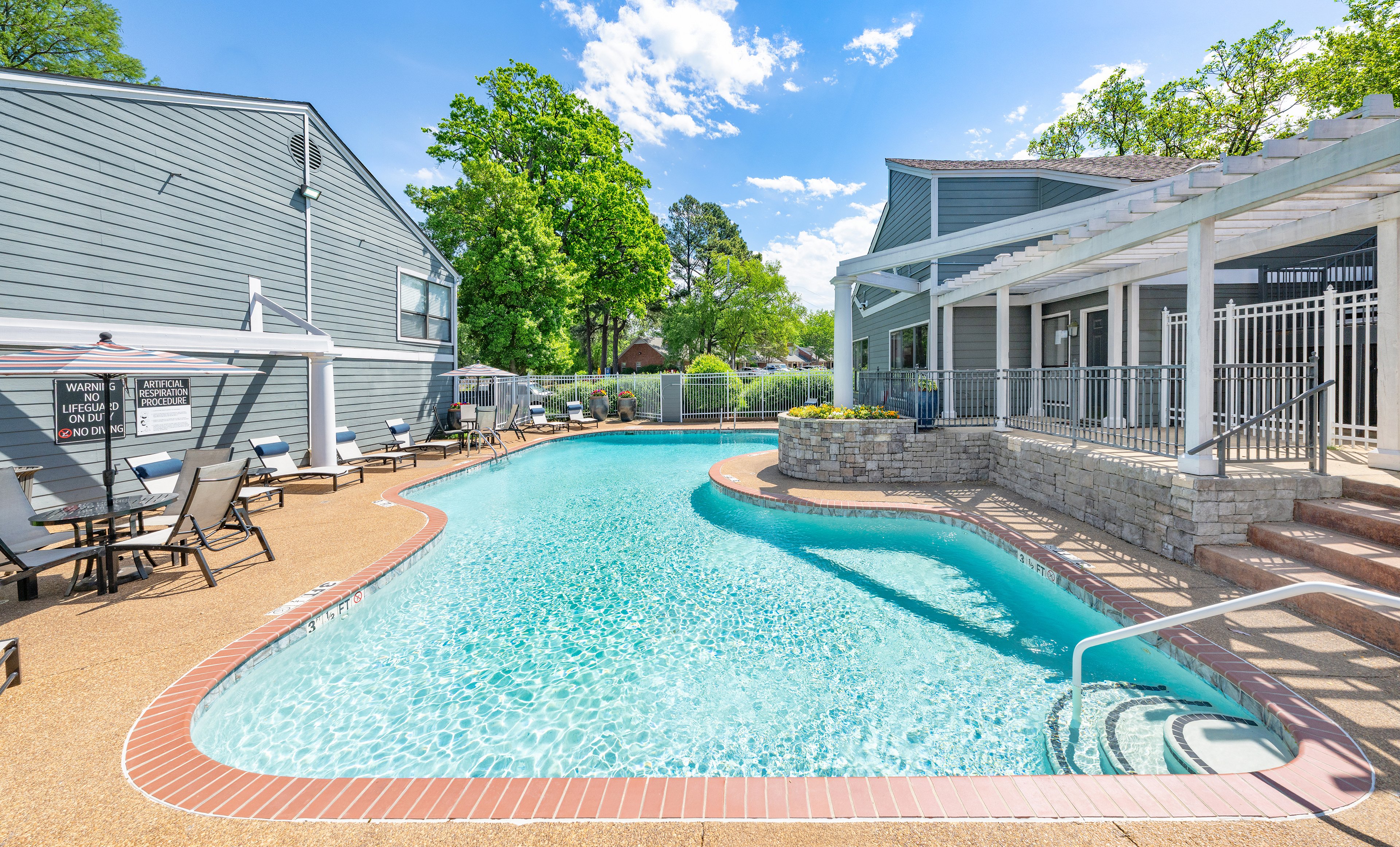 Pool at MAA Park Estate luxury apartment homes in Memphis, TN