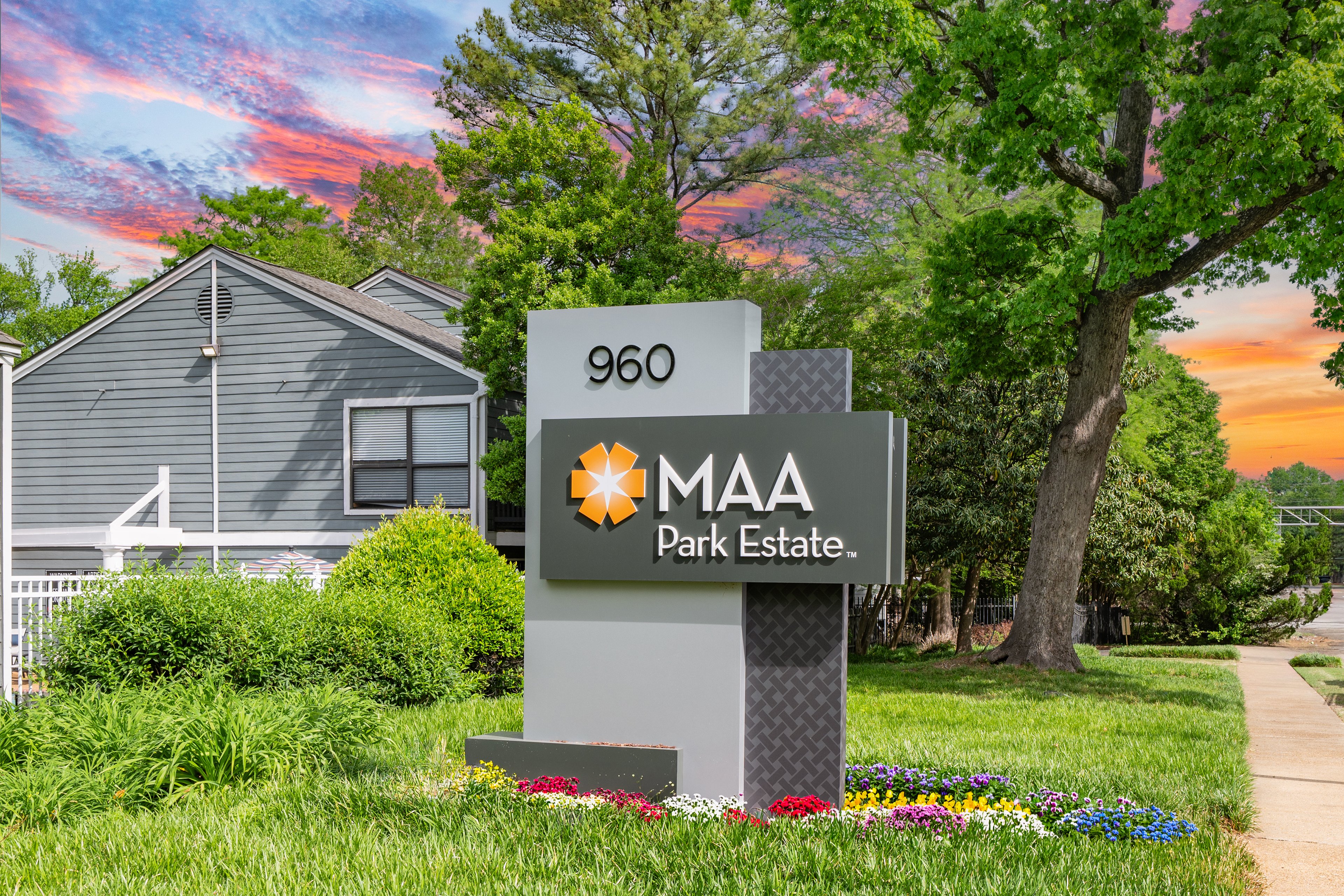 Signage at MAA Park Estate luxury apartment homes in Memphis, TN