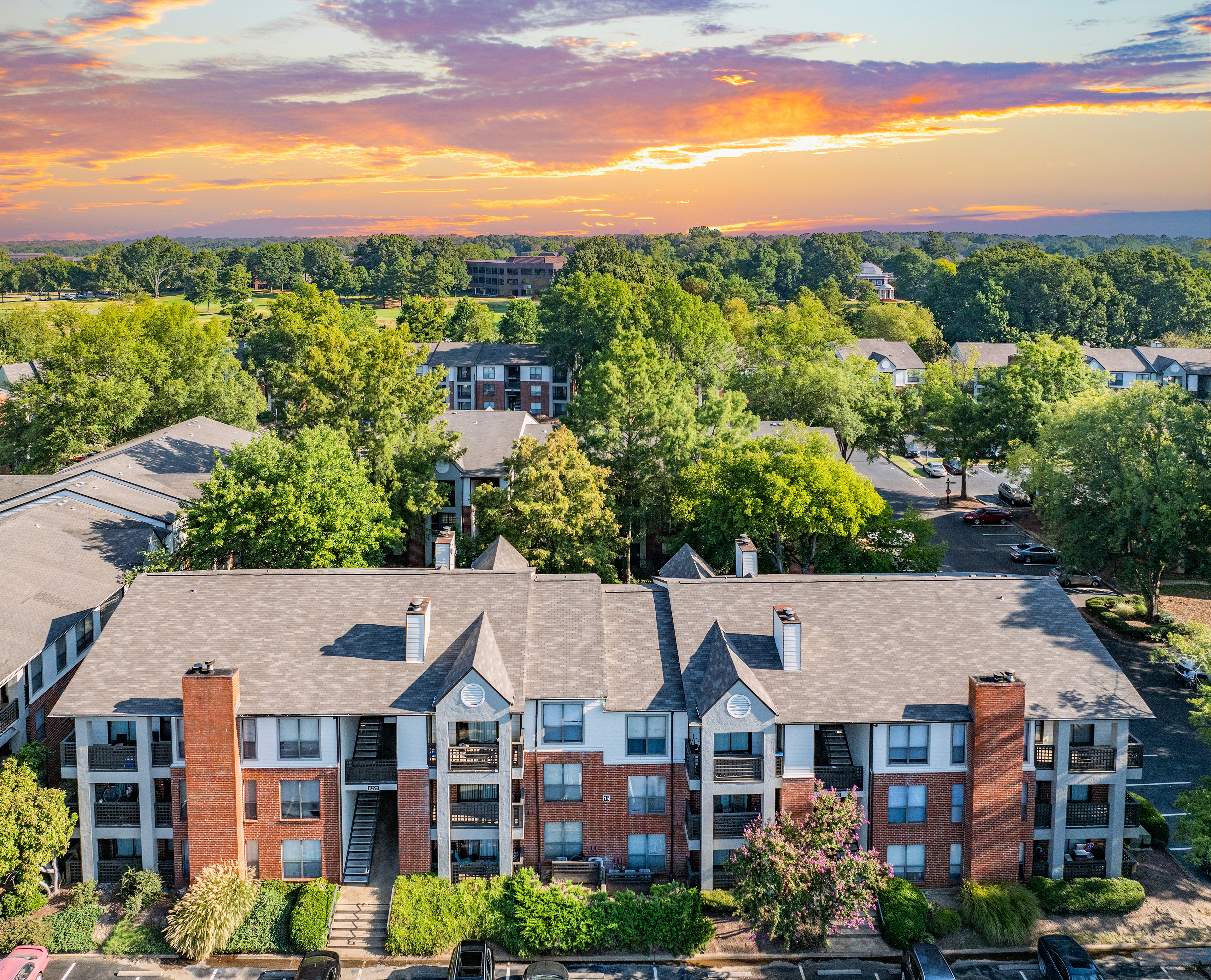Building at MAA Southwind luxury apartment homes in Memphis, TN