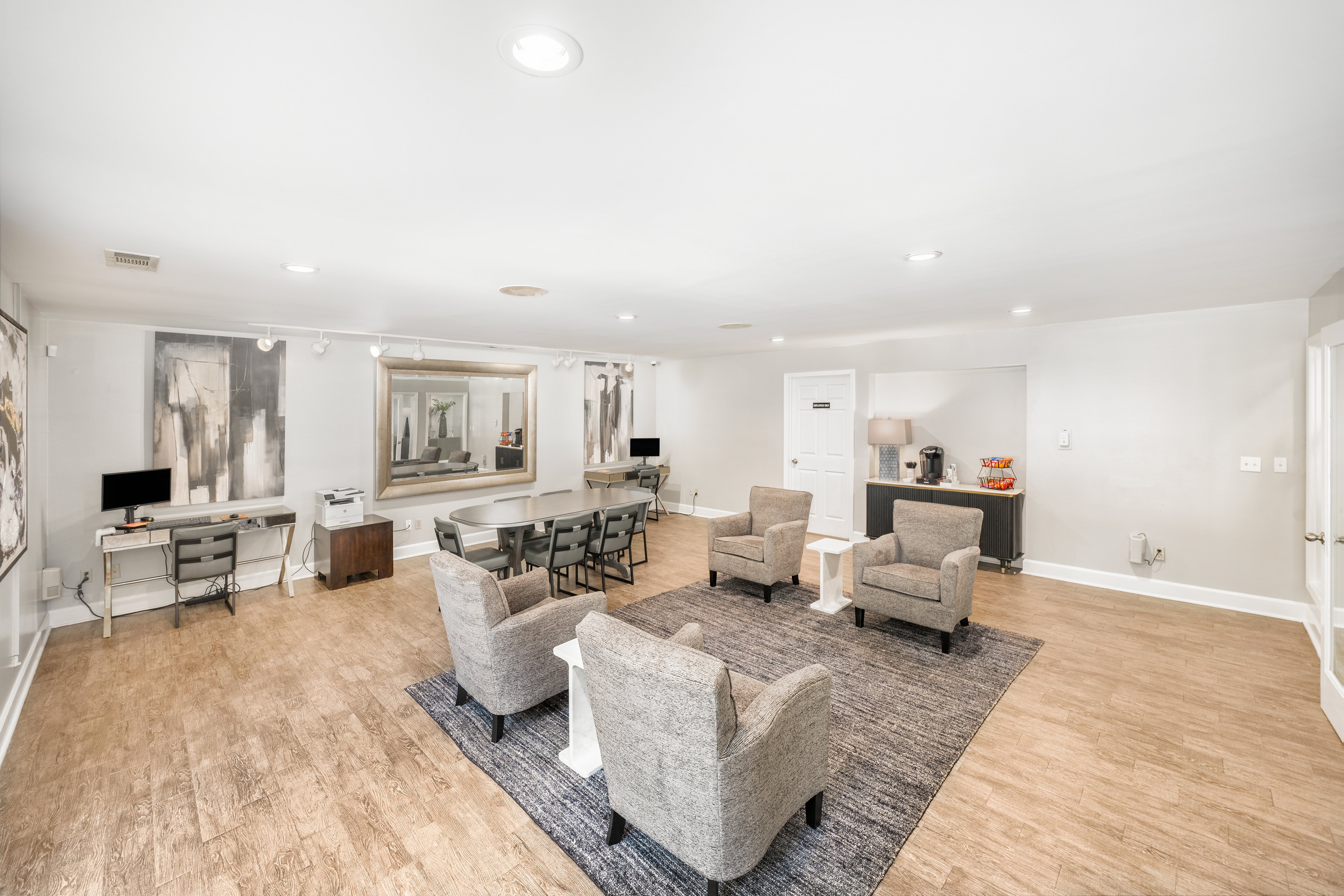 Business Center at MAA Southwind luxury apartment homes in Memphis, TN