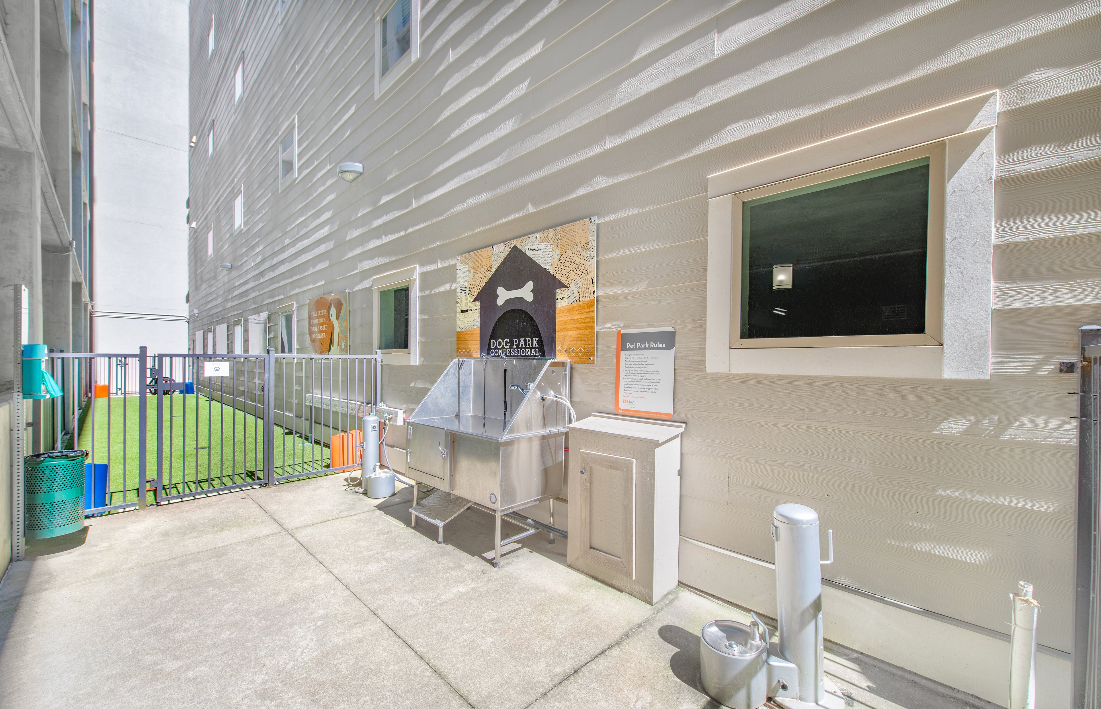 Dog park at MAA Acklen luxury apartment homes in Nashville, TN