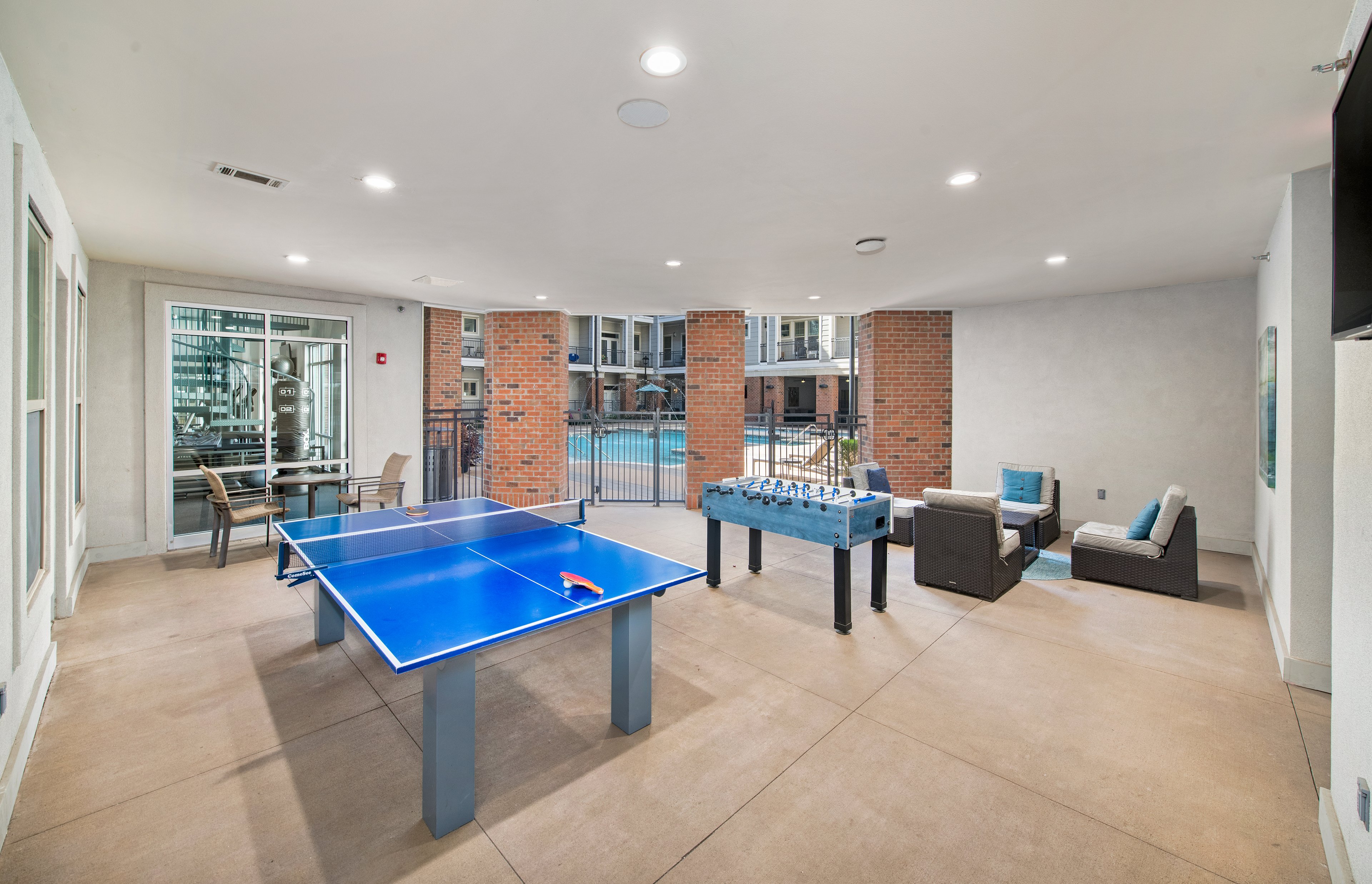 Outdoor game at MAA Acklen luxury apartment homes in Nashville, TN