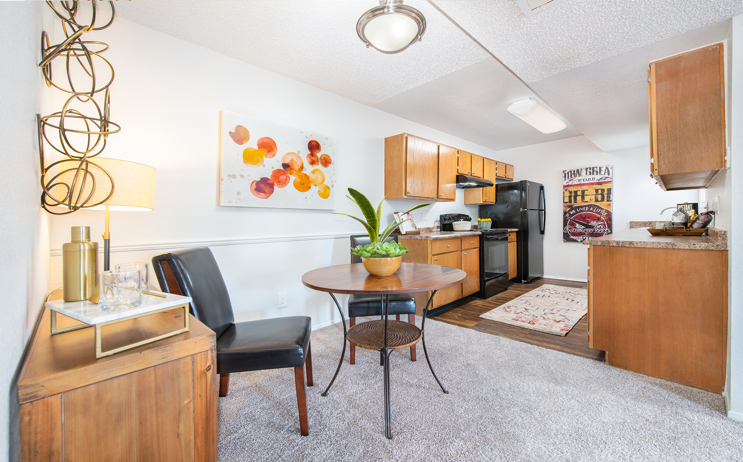 Dining area at MAA Park luxury apartment homes in Hermitage, TN