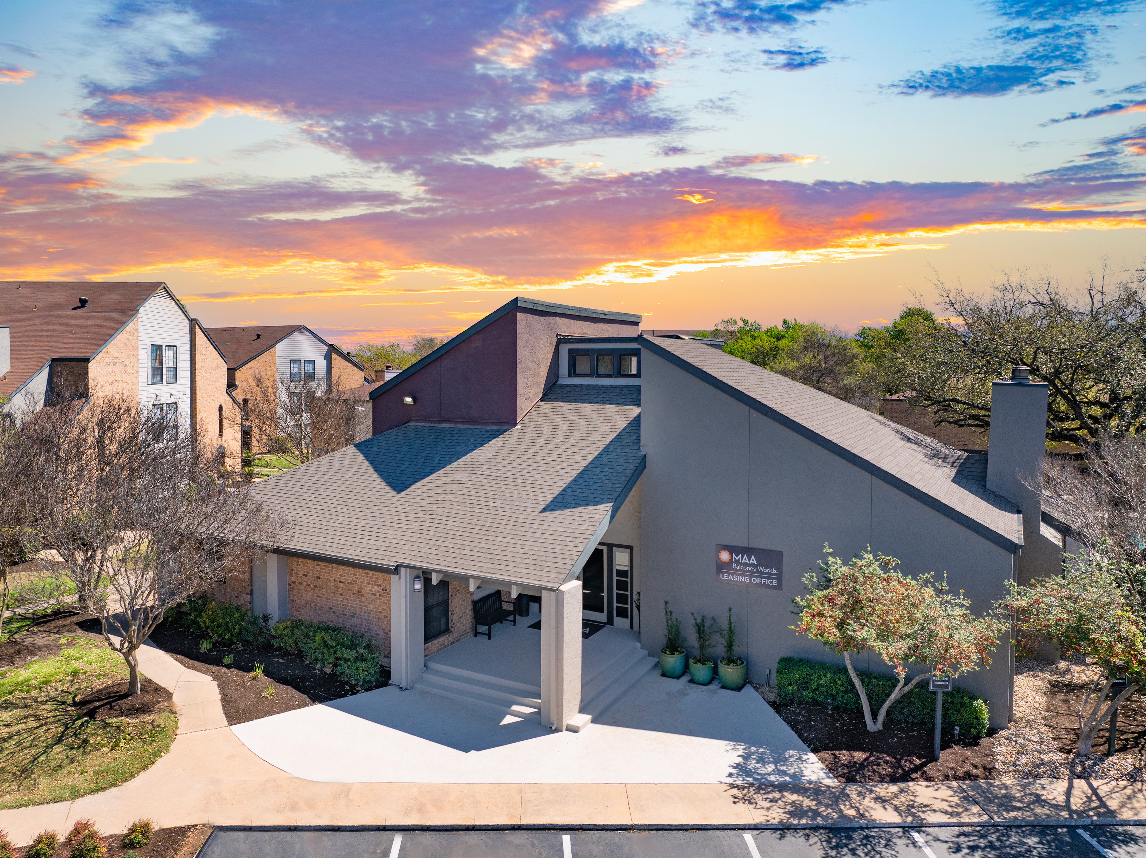 Building at MAA Balcones Woods luxury apartment homes in Austin, TX