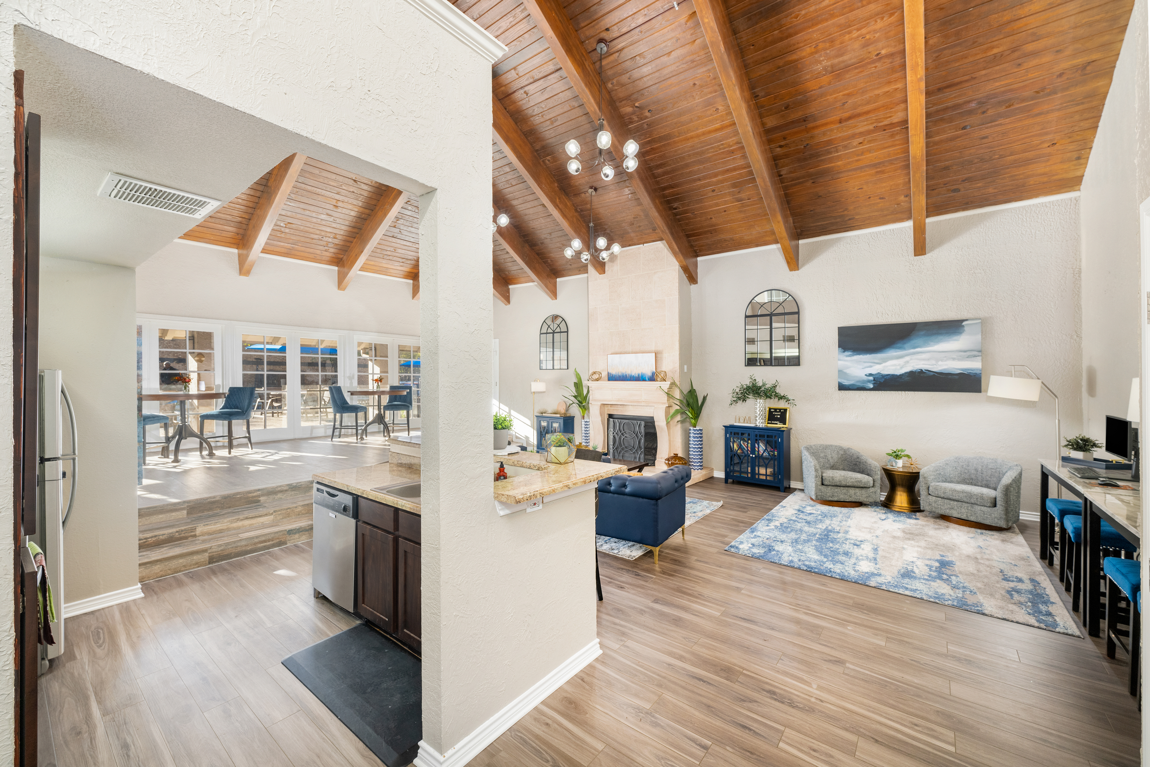 Lounge at MAA Balcones Woods luxury apartment homes in Austin, TX