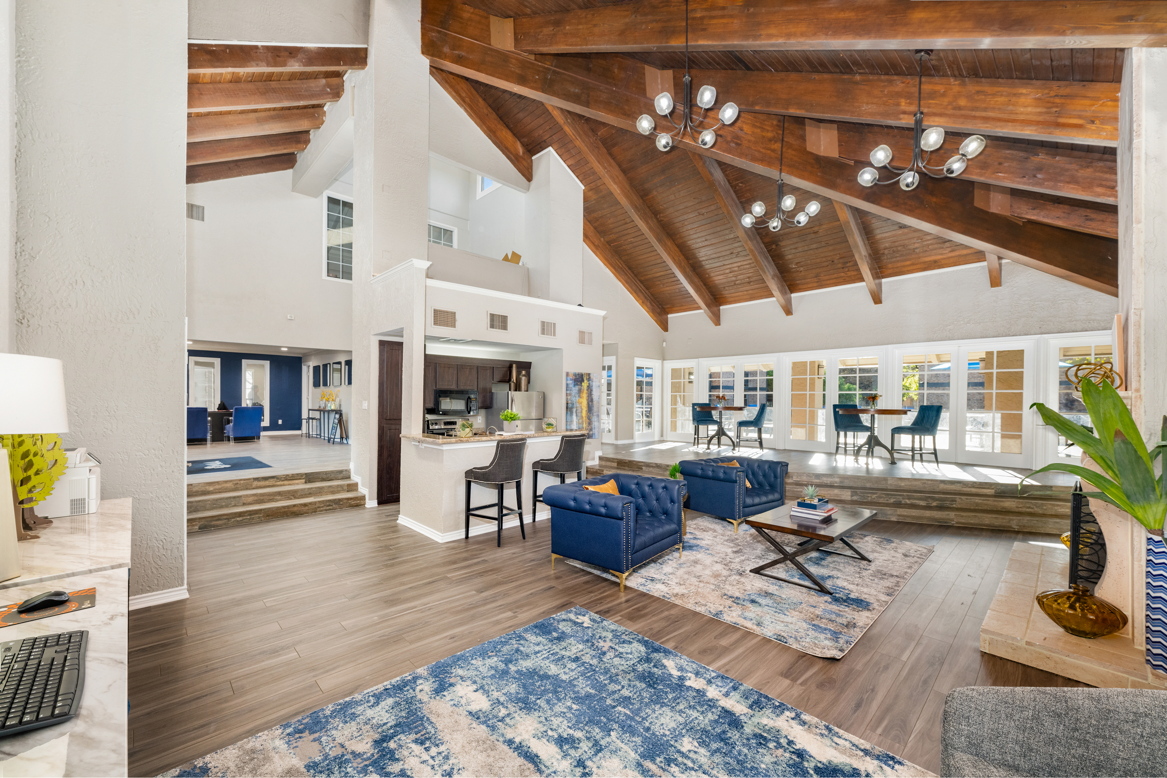 Lounge at MAA Balcones Woods luxury apartment homes in Austin, TX