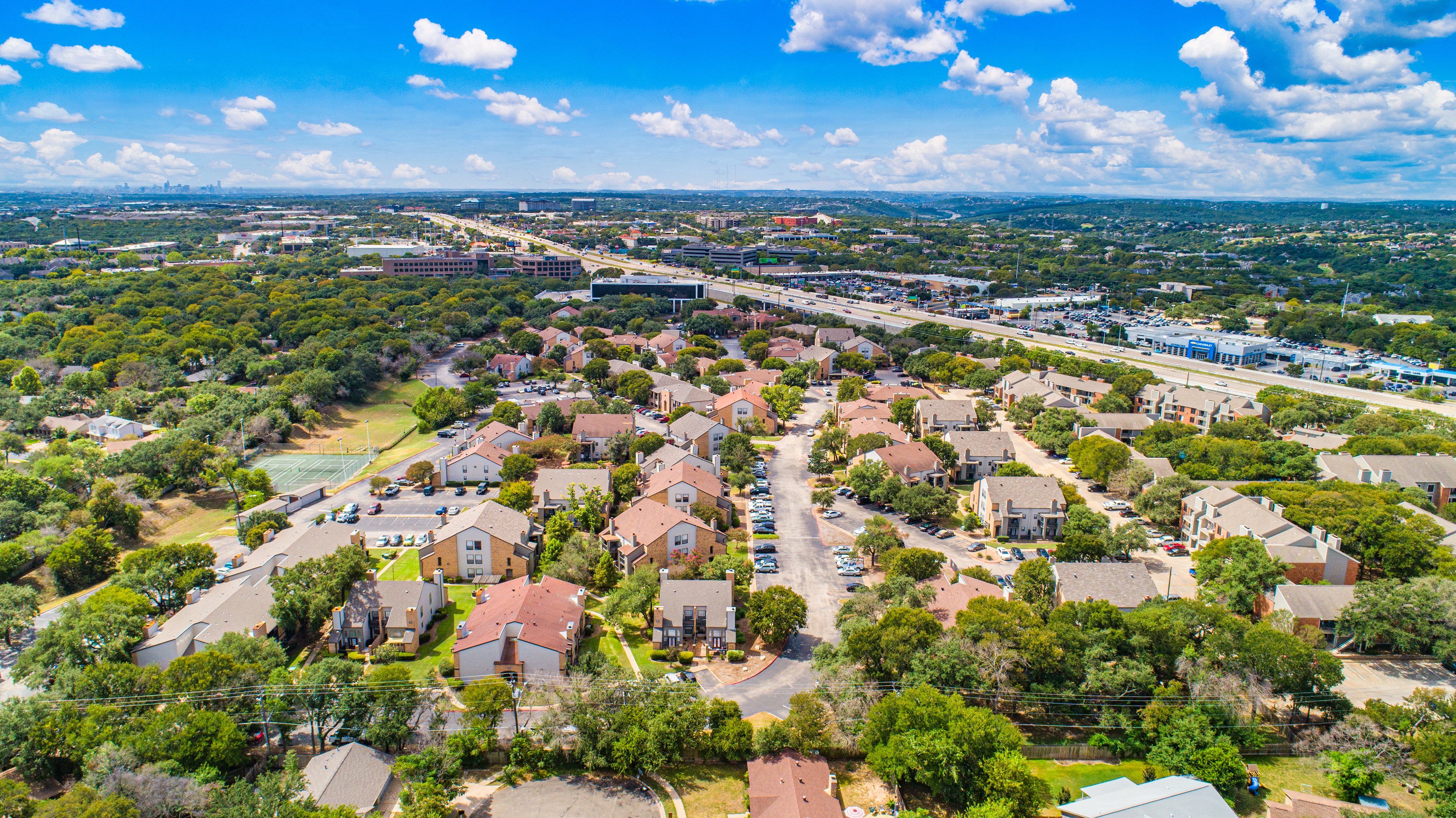 Grounds at Balcones Woods luxury apartment homes in Austin, TX