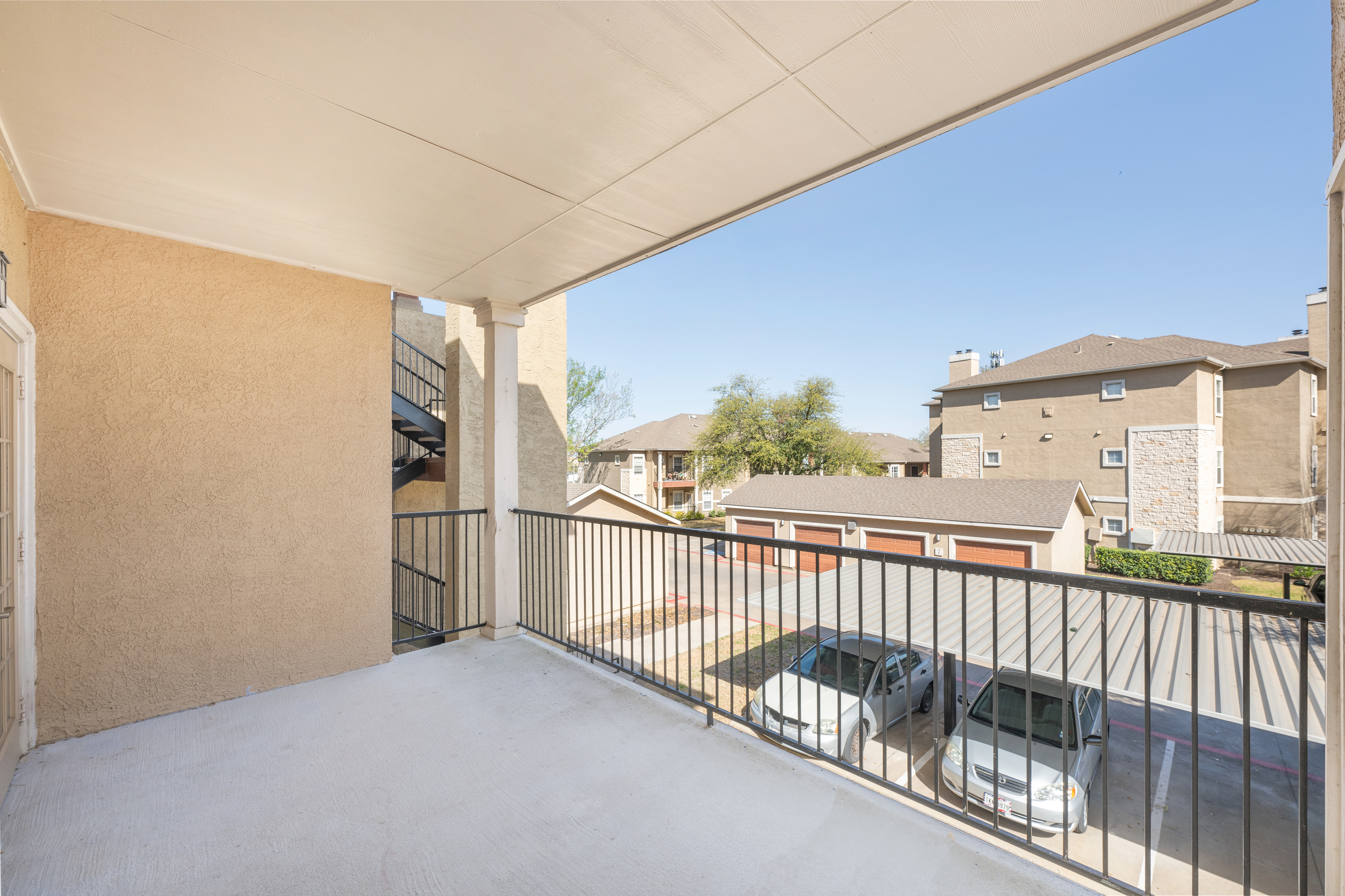 Patio at MAA Sierra Vista luxury apartment homes in Round Rock, TX