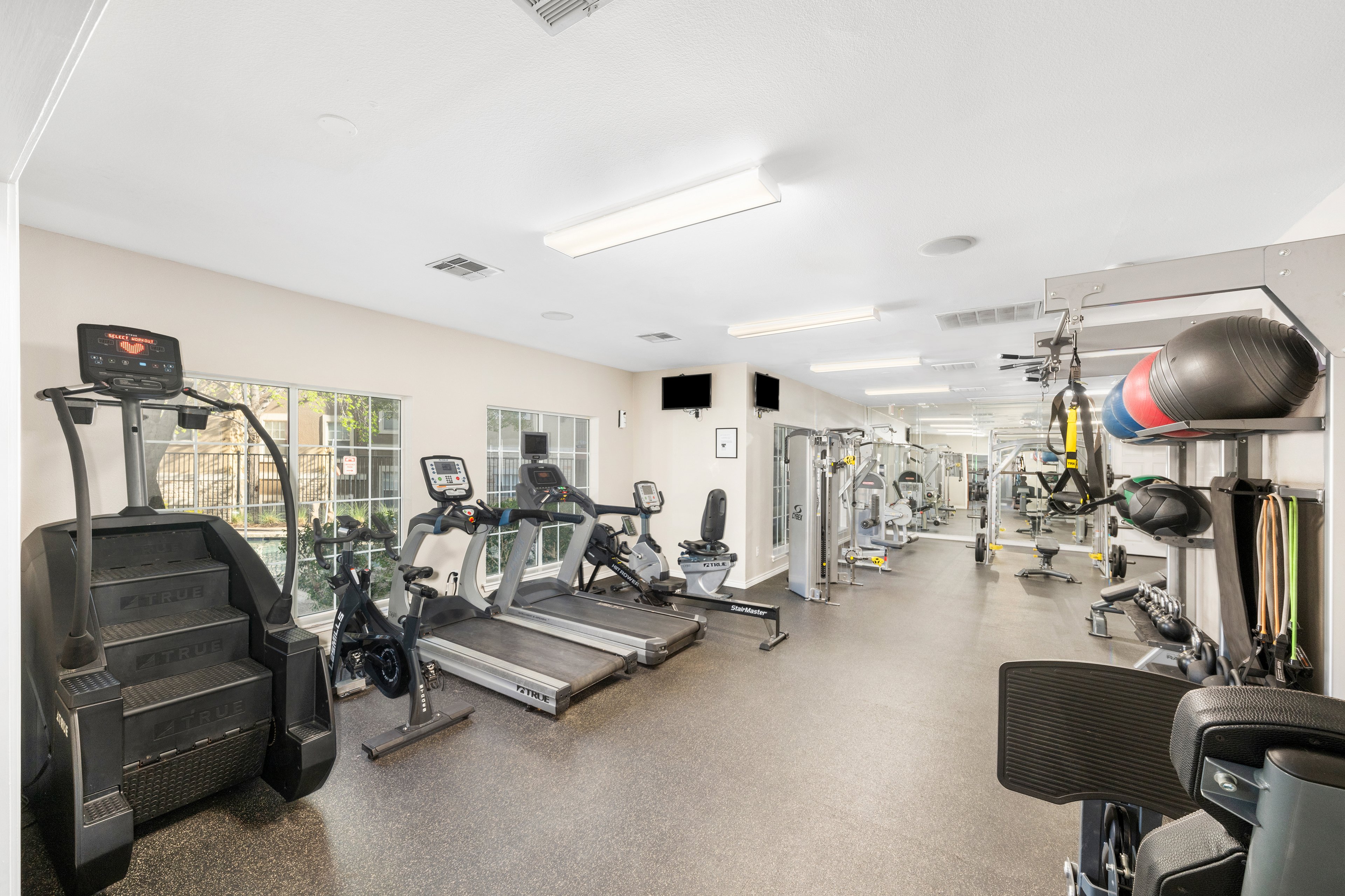 Fitness center at MAA Sierra Vista luxury apartment homes in Round Rock, TX