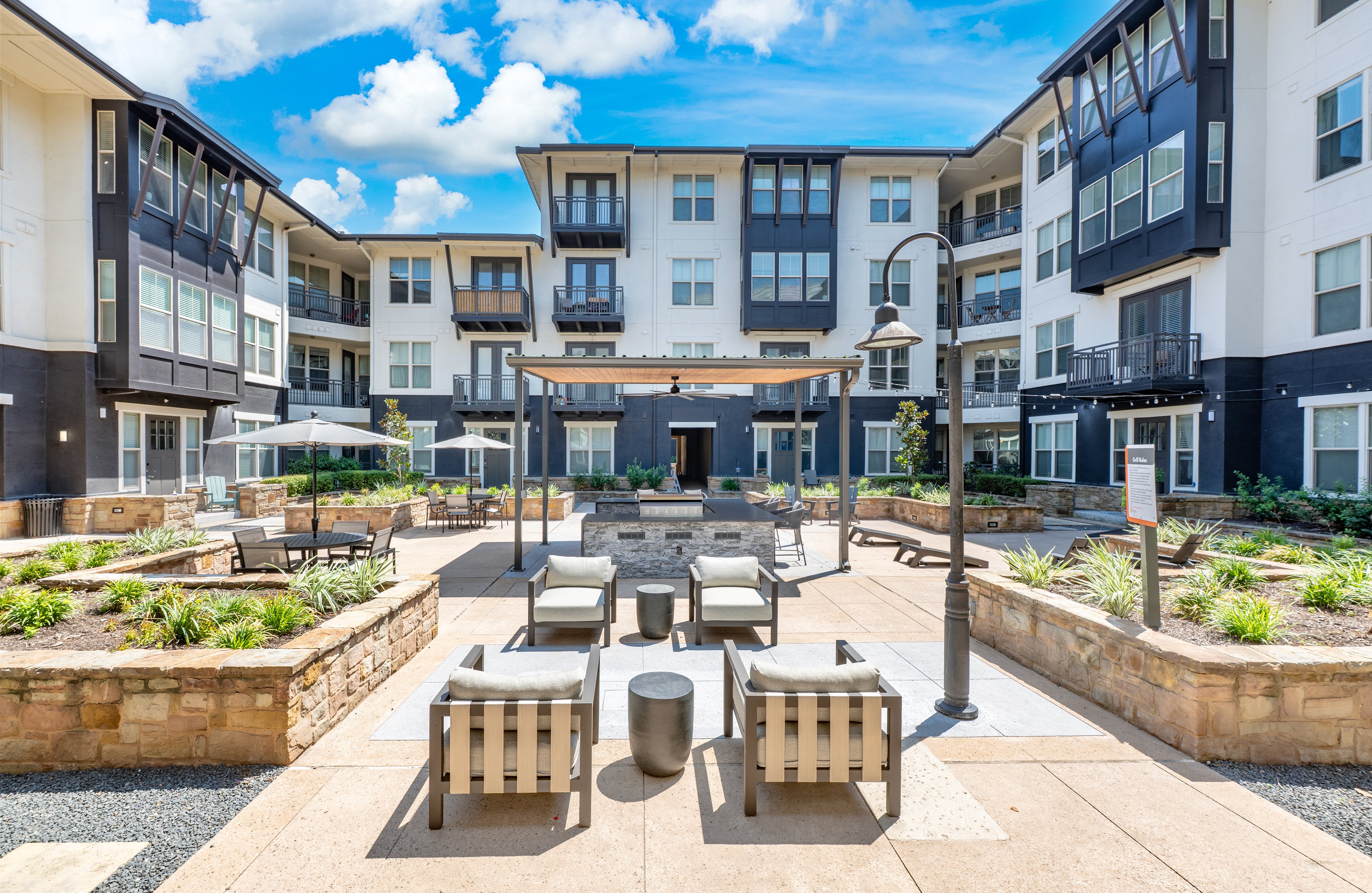 Courtyard at MAA West Austin luxury apartment homes in Austin, TX