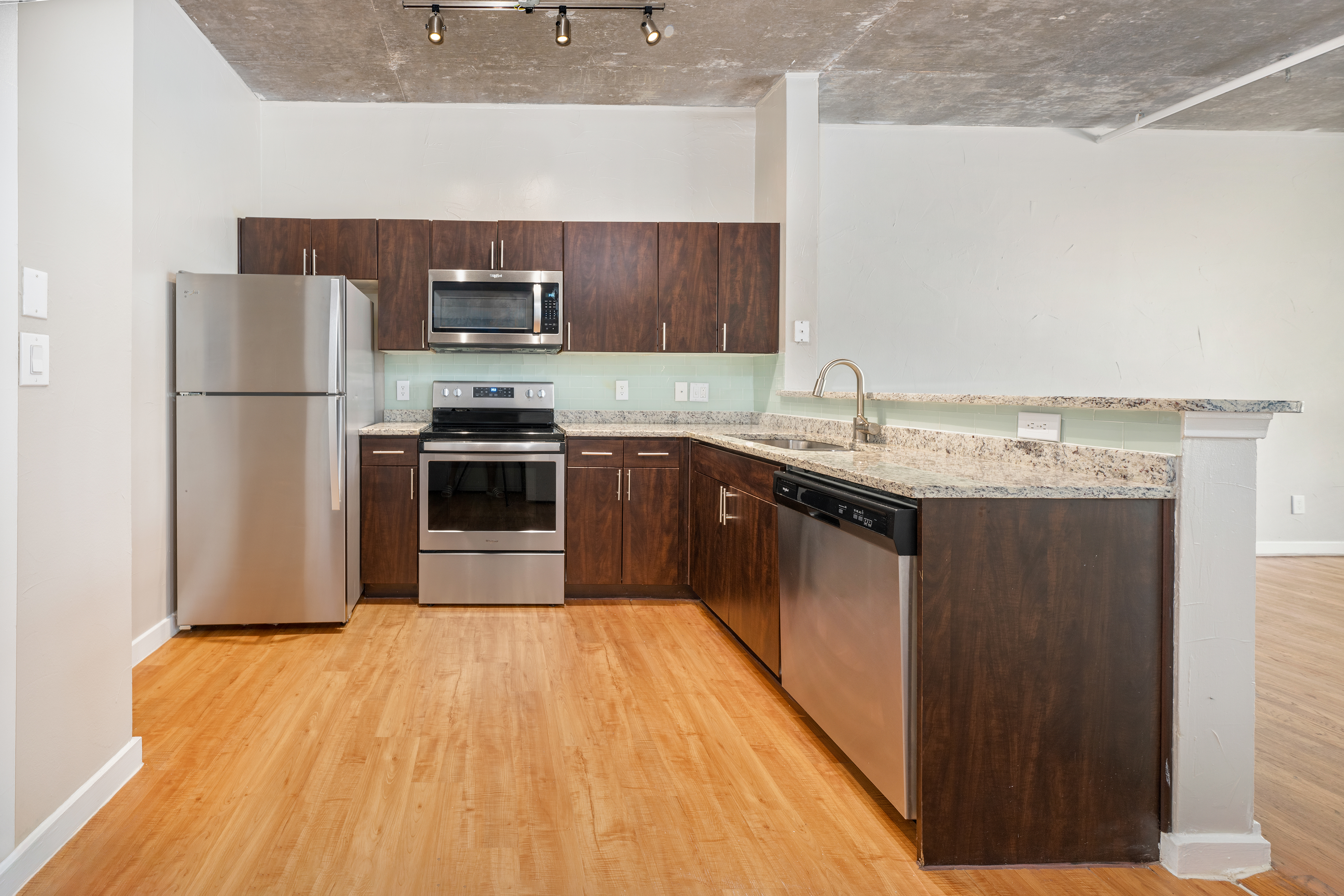 Kitchen at MAA Addison Circle luxury apartment homes in Addison, TX