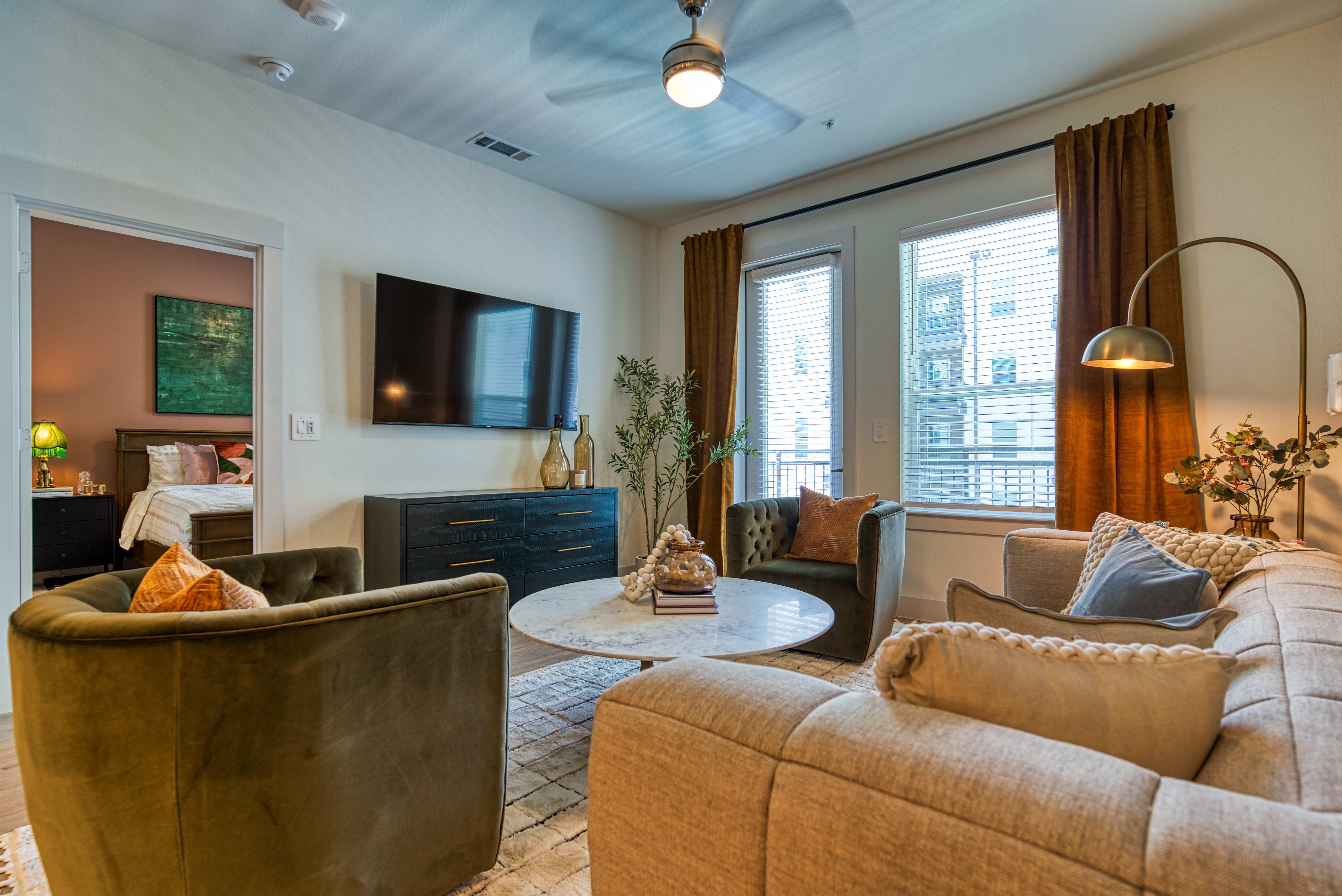 Living room at MAA Cathedral Arts luxury apartment homes in Dallas, TX