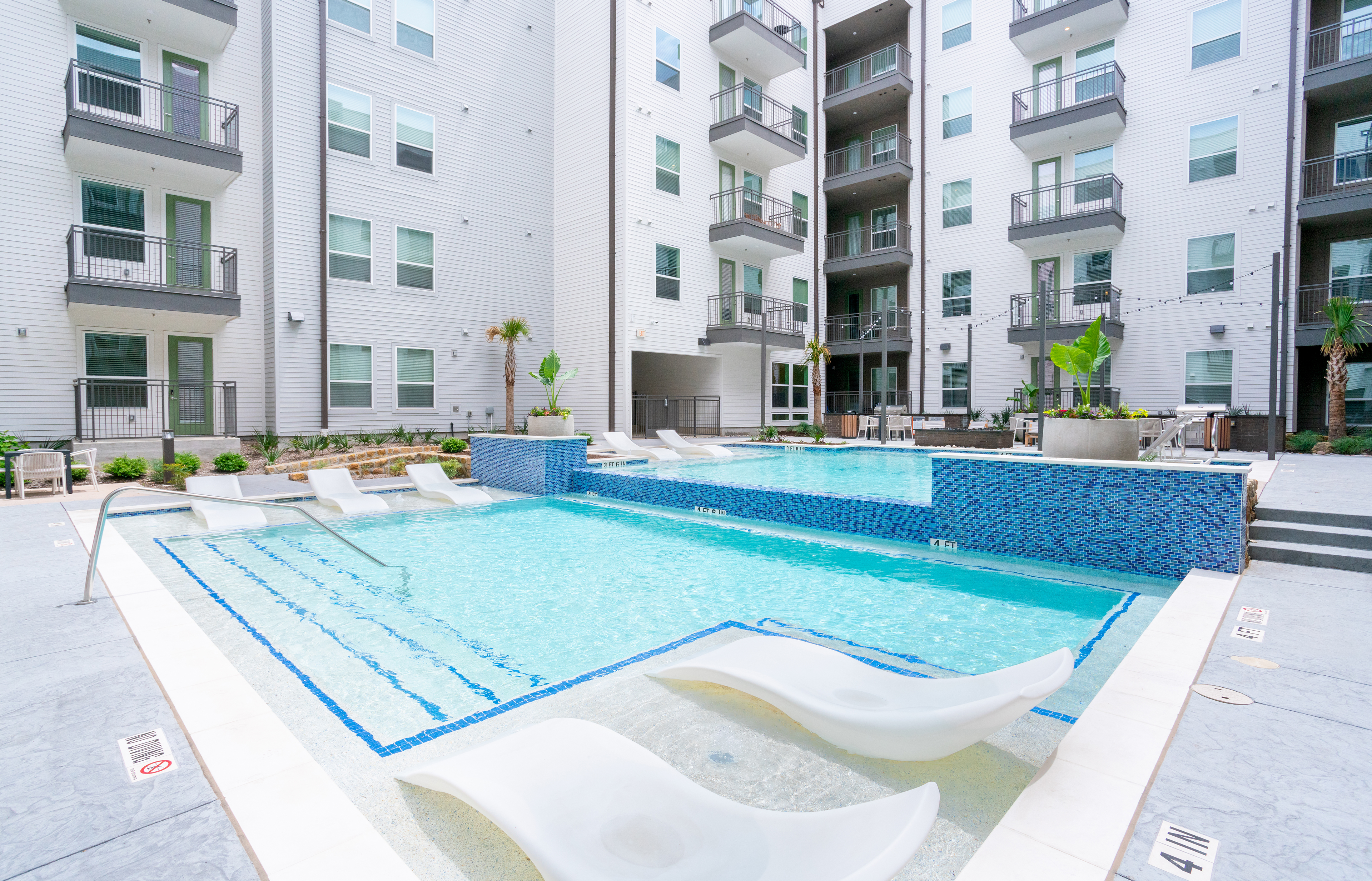 Pool at MAA Cathedral Arts Luxury apartment homes in Dallas, TX