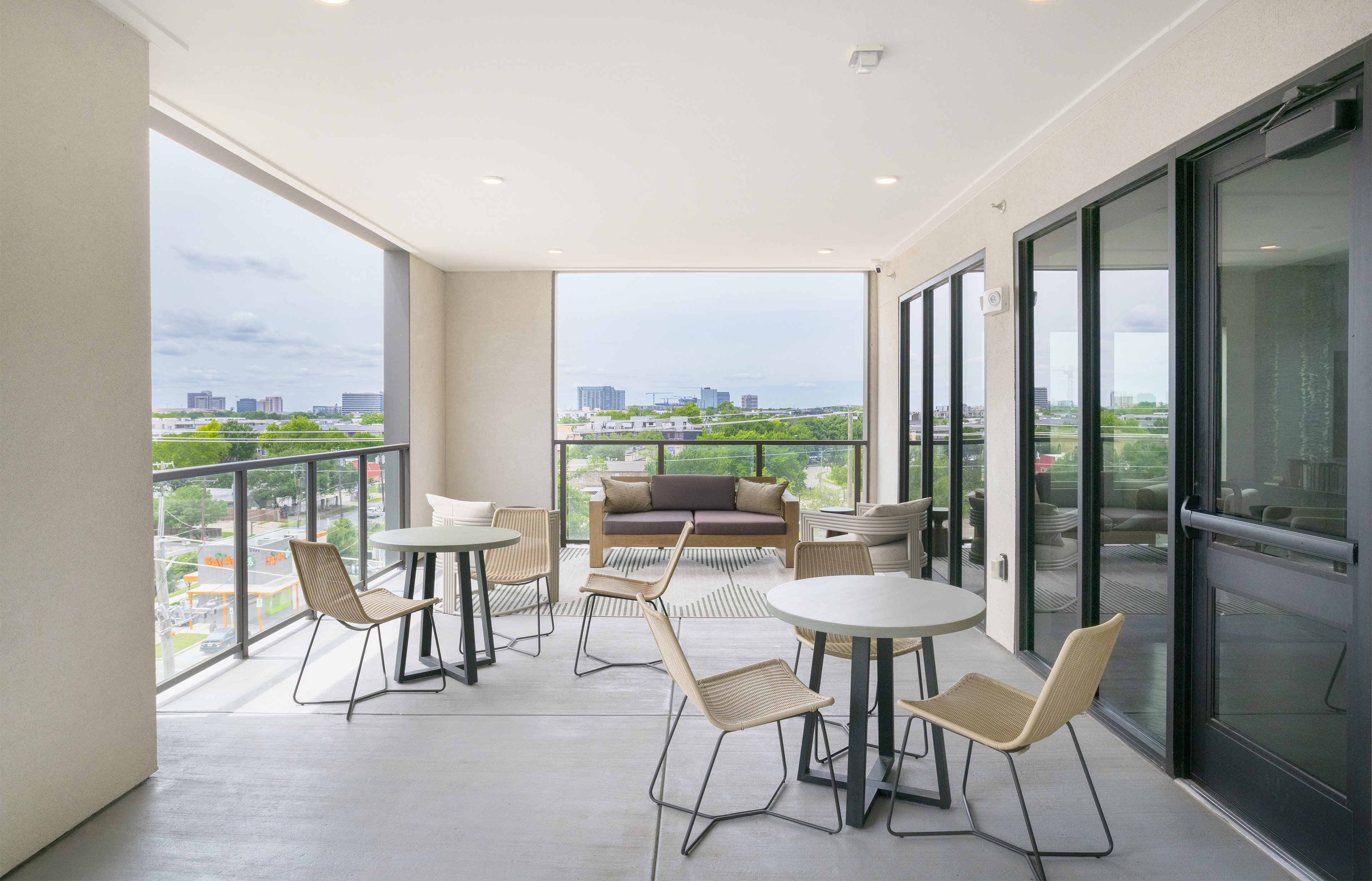 Rooftop lounge at MAA Cathedral Arts luxury apartment homes in Dallas, TX