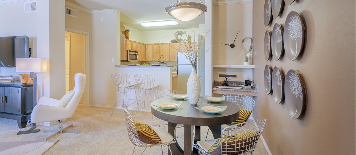 Dining room at MAA Copper Ridge luxury apartment homes in Dallas, TX