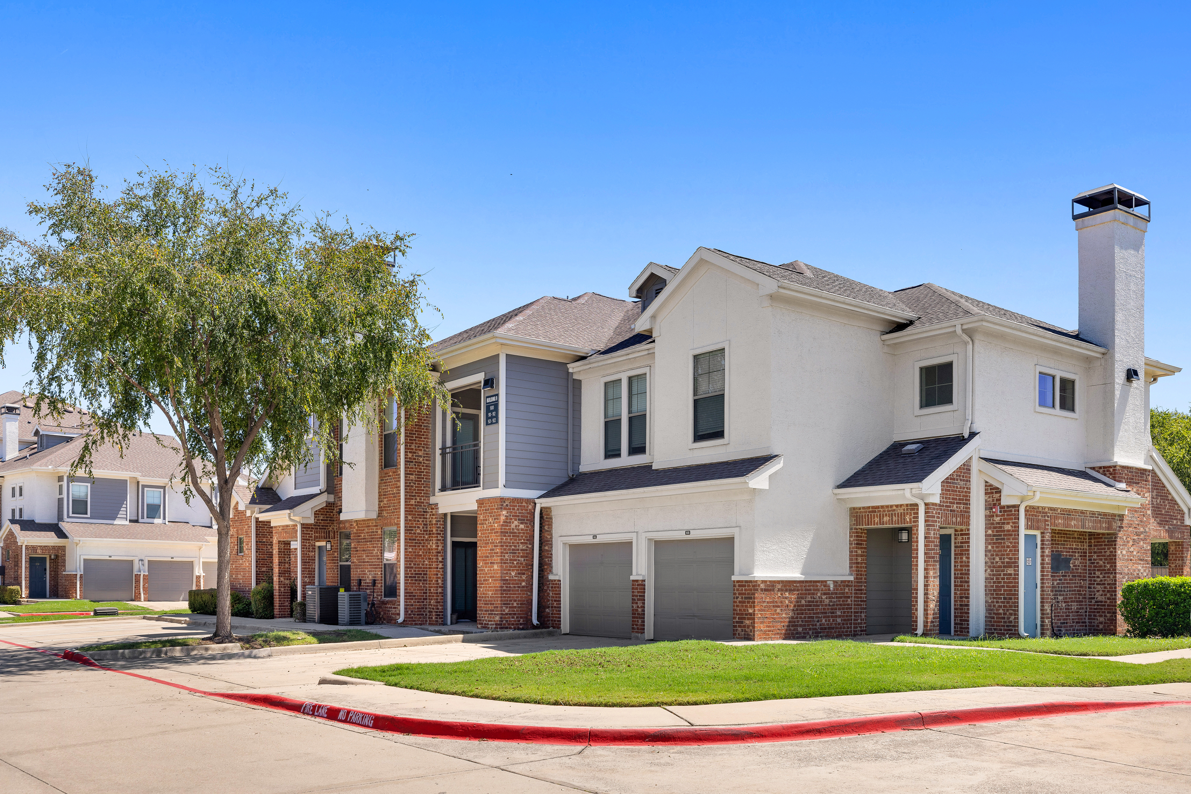 Building at MAA Copper Ridge luxury apartment homes in Roanoke, TX
