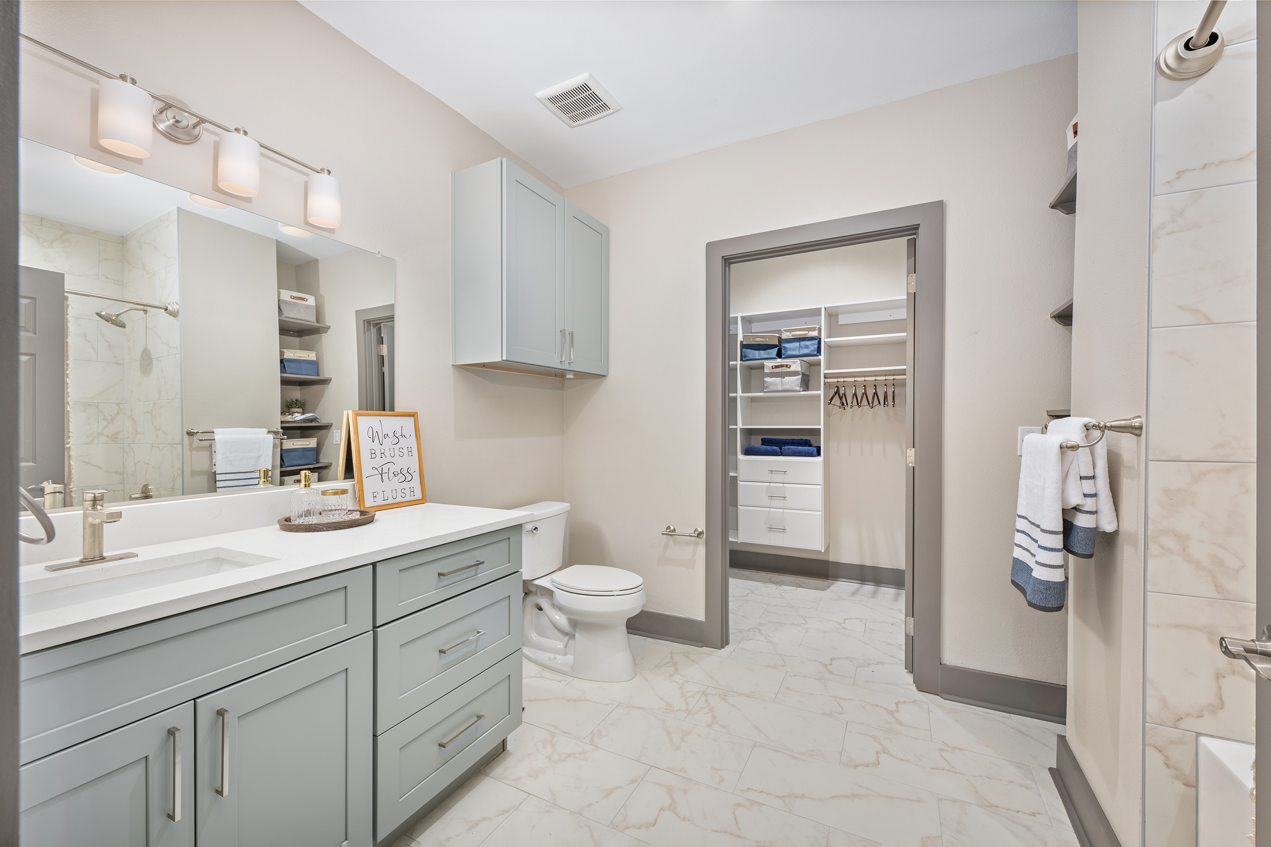 Bathroom at MAA Gallery luxury apartment homes in Dallas, TX