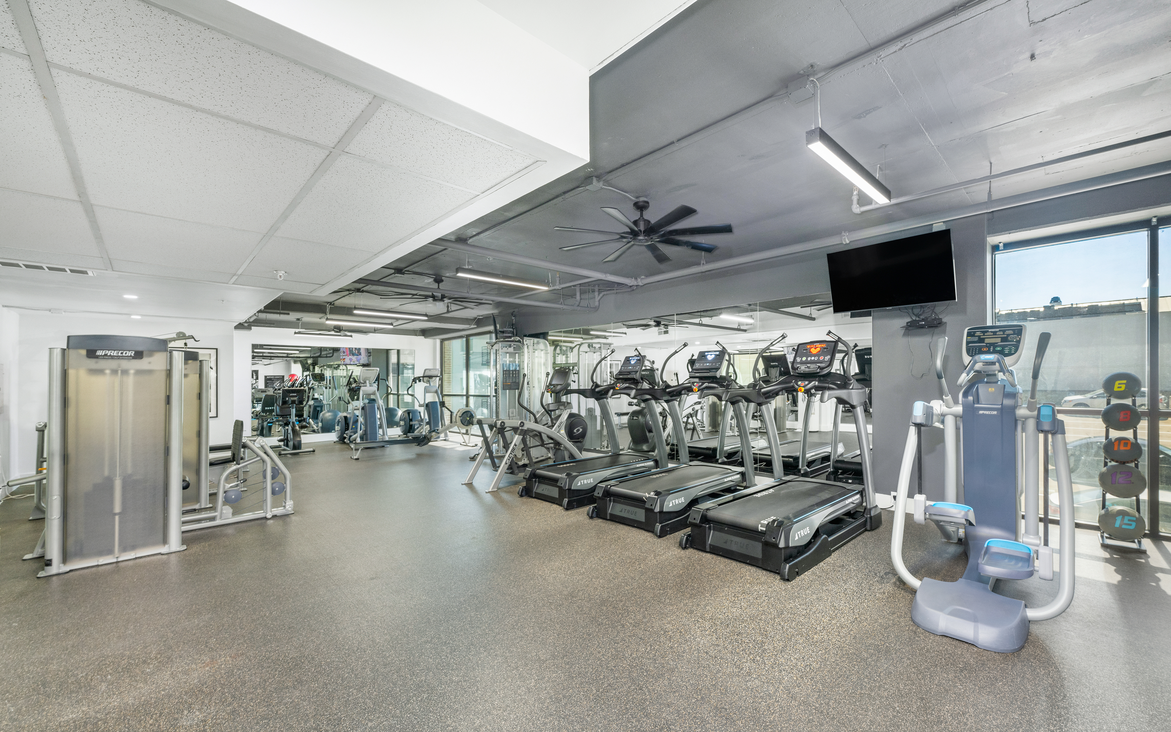 Fitness at MAA gallery luxury apartment homes in Dallas, TX