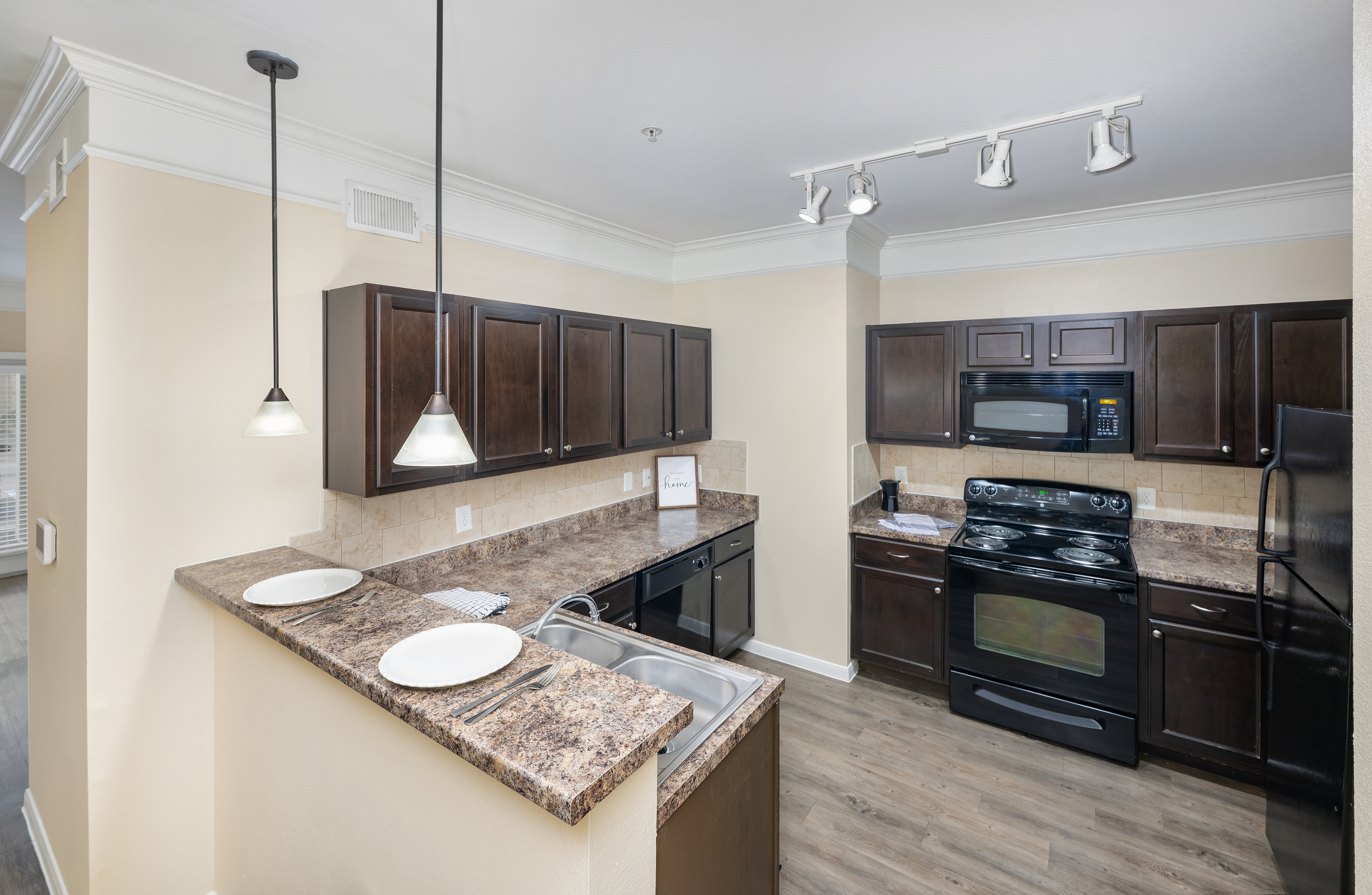 Kitchen at MAA Hebron luxury apartment homes in Carollton, TX