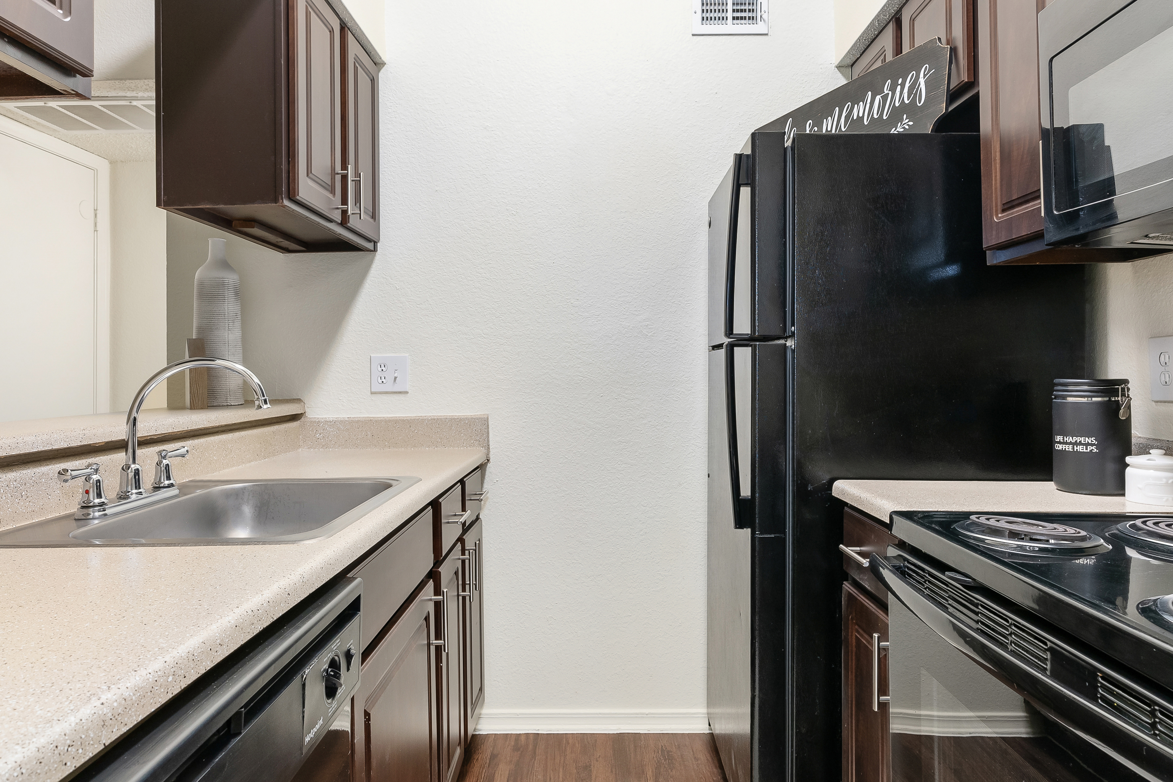 Kitchen at MAA Highlands North luxury apartment homes in Dallas, TX