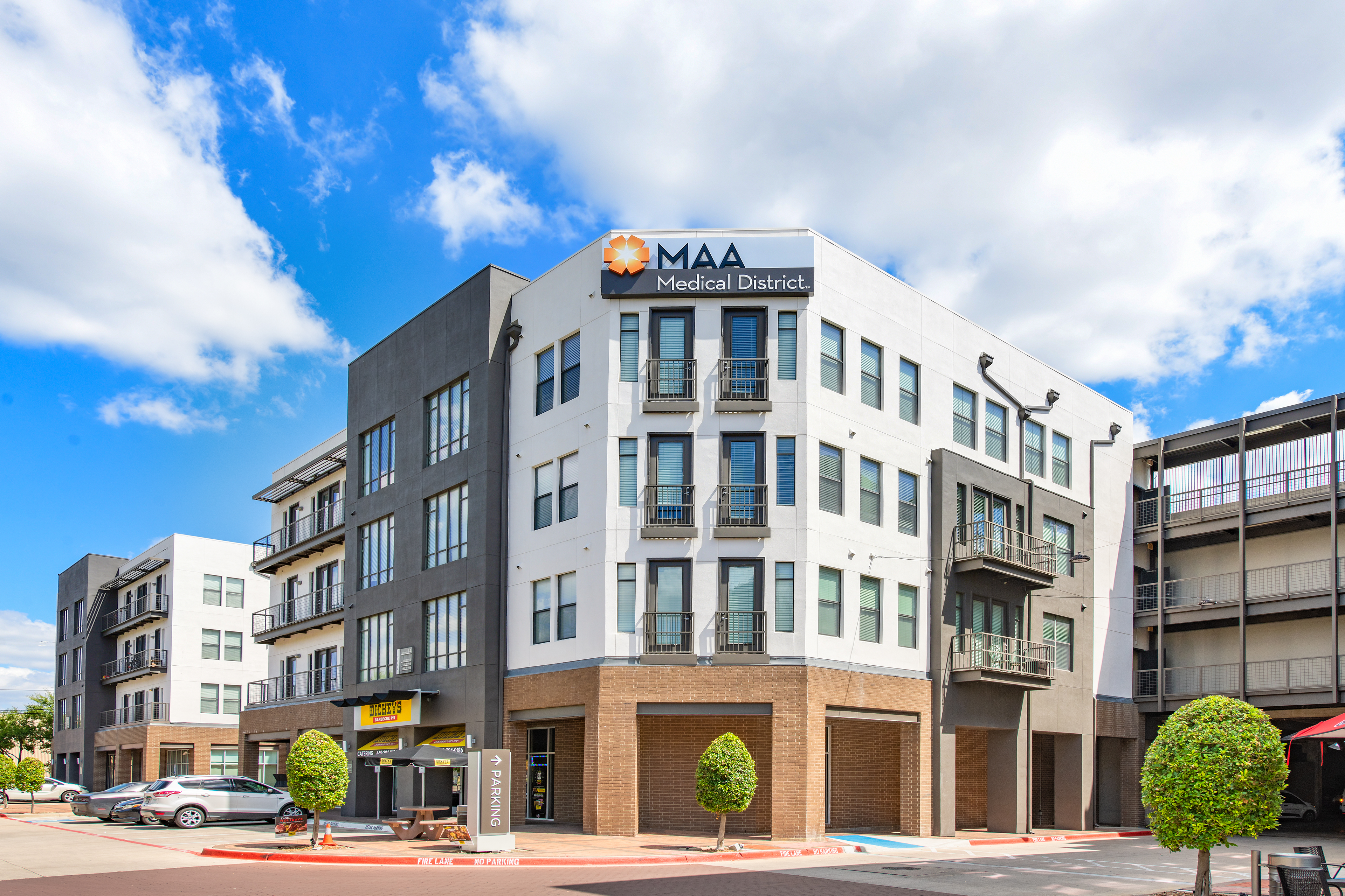 Exterior 2 at MAA Medical District luxury apartment homes in Dallas, TX