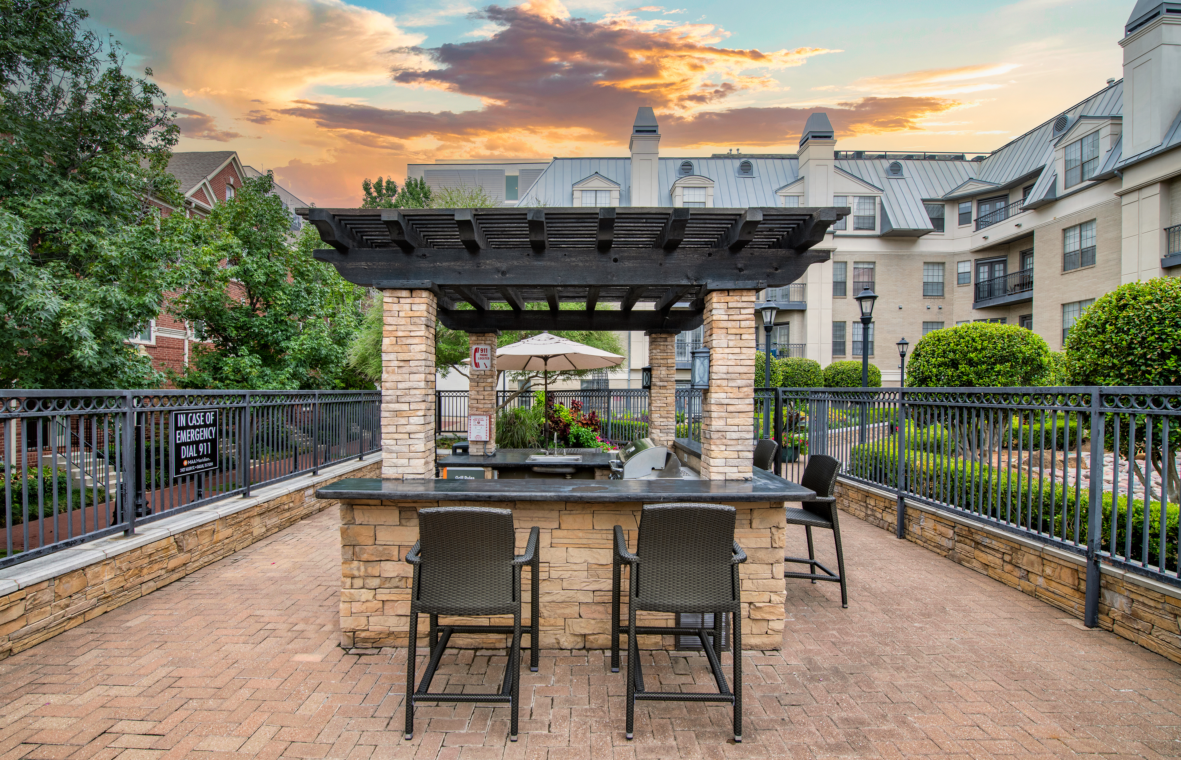 Pool Grilling Area at MAA Meridian in Dallas, TX