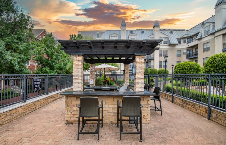 Pool Grilling Area at MAA Meridian in Dallas, TX