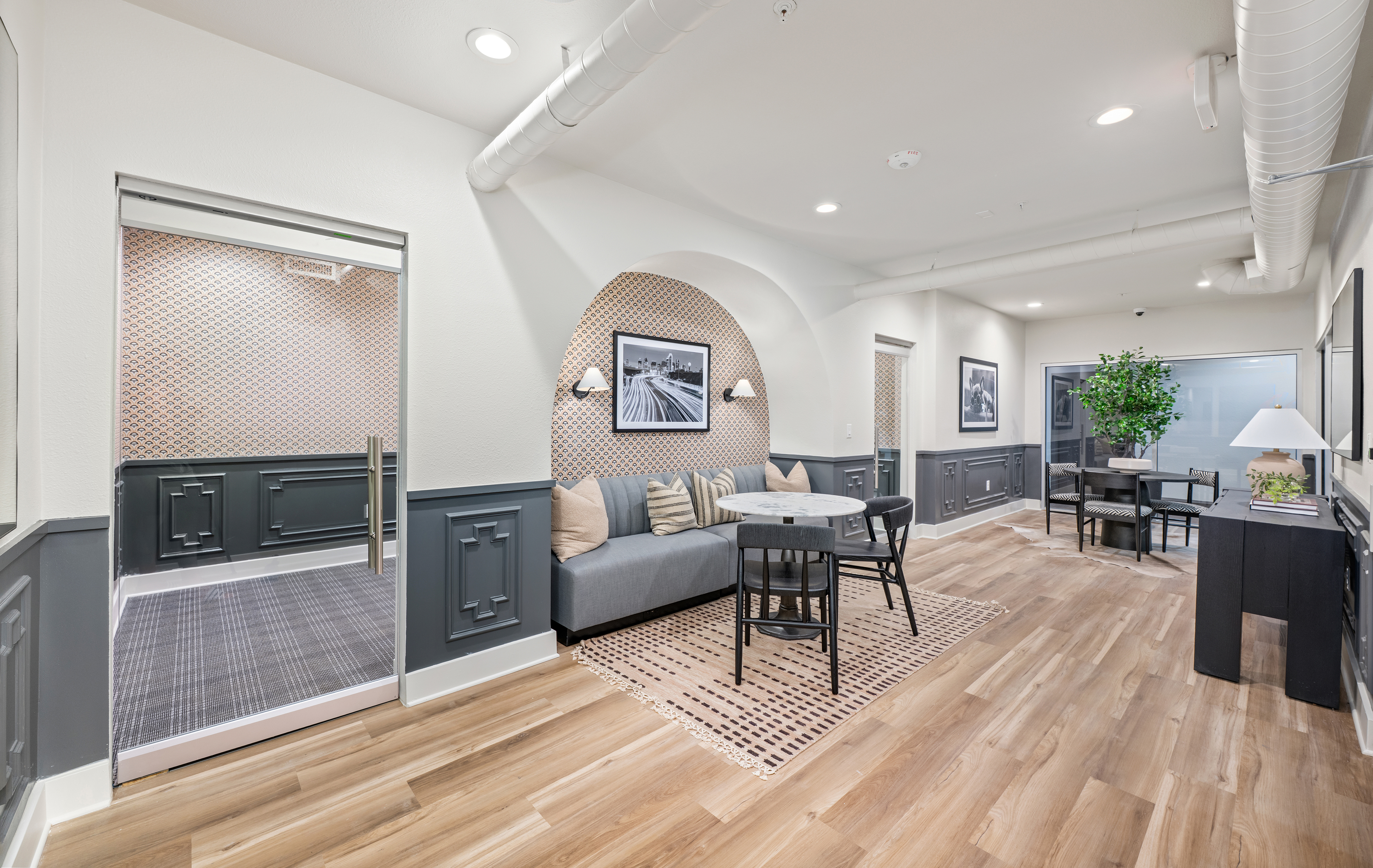 Lounge at MAA North Hall luxury apartment homes in Dallas, TX