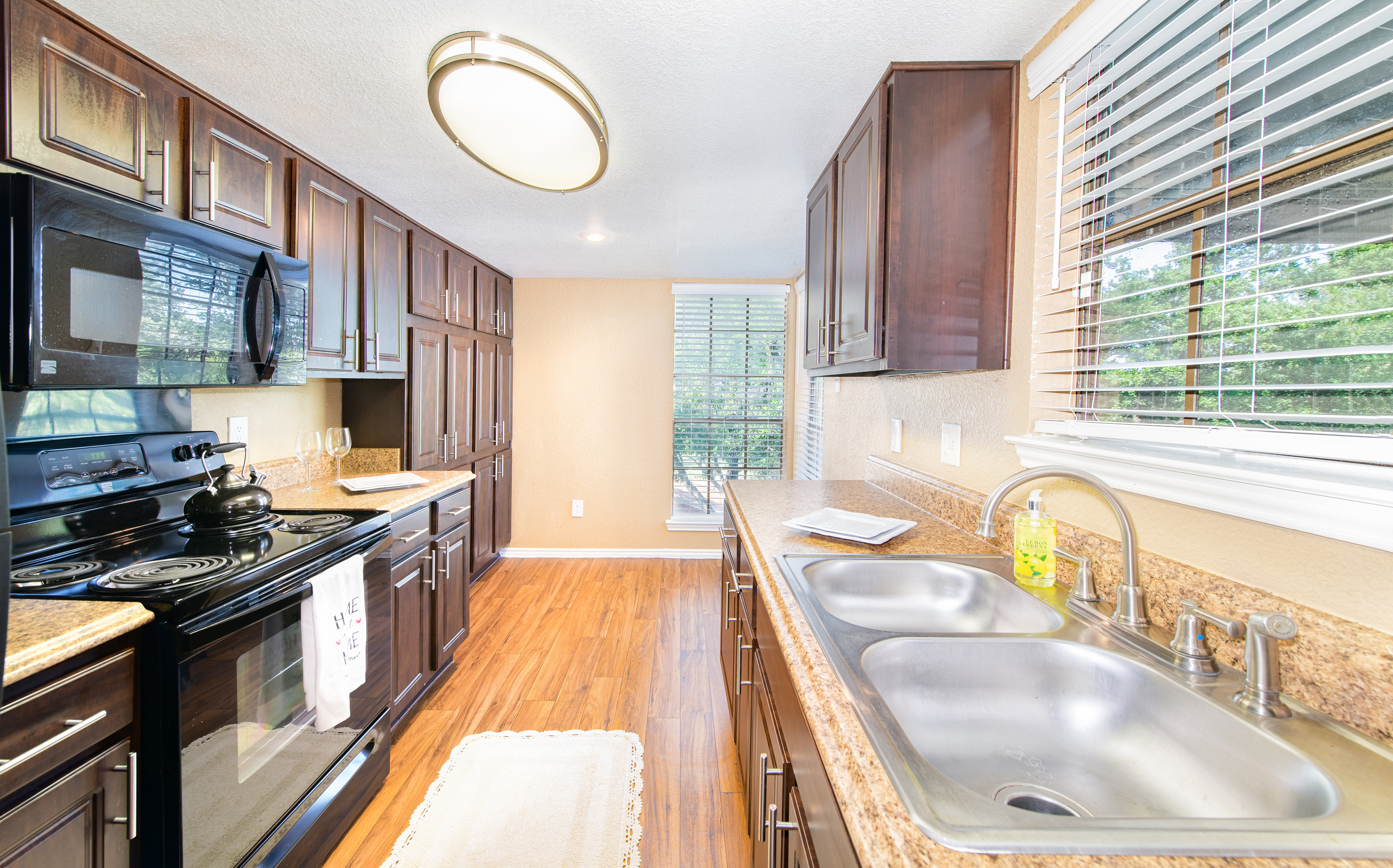 Kitchen at MAA Remington Hills luxury apartment homes in Irving, TX