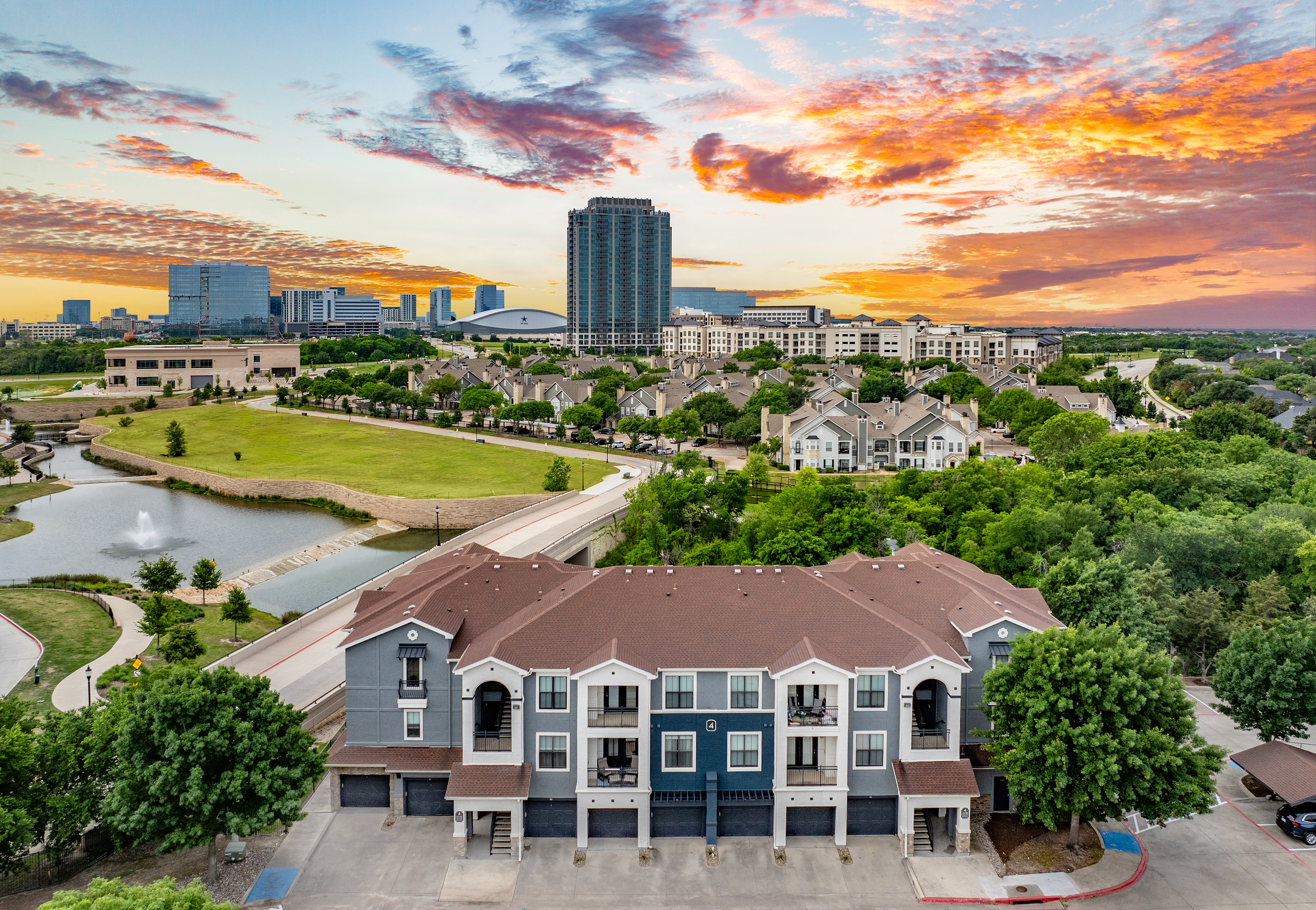 Building at MAA Starwood luxury apartment homes in Frisco, TX