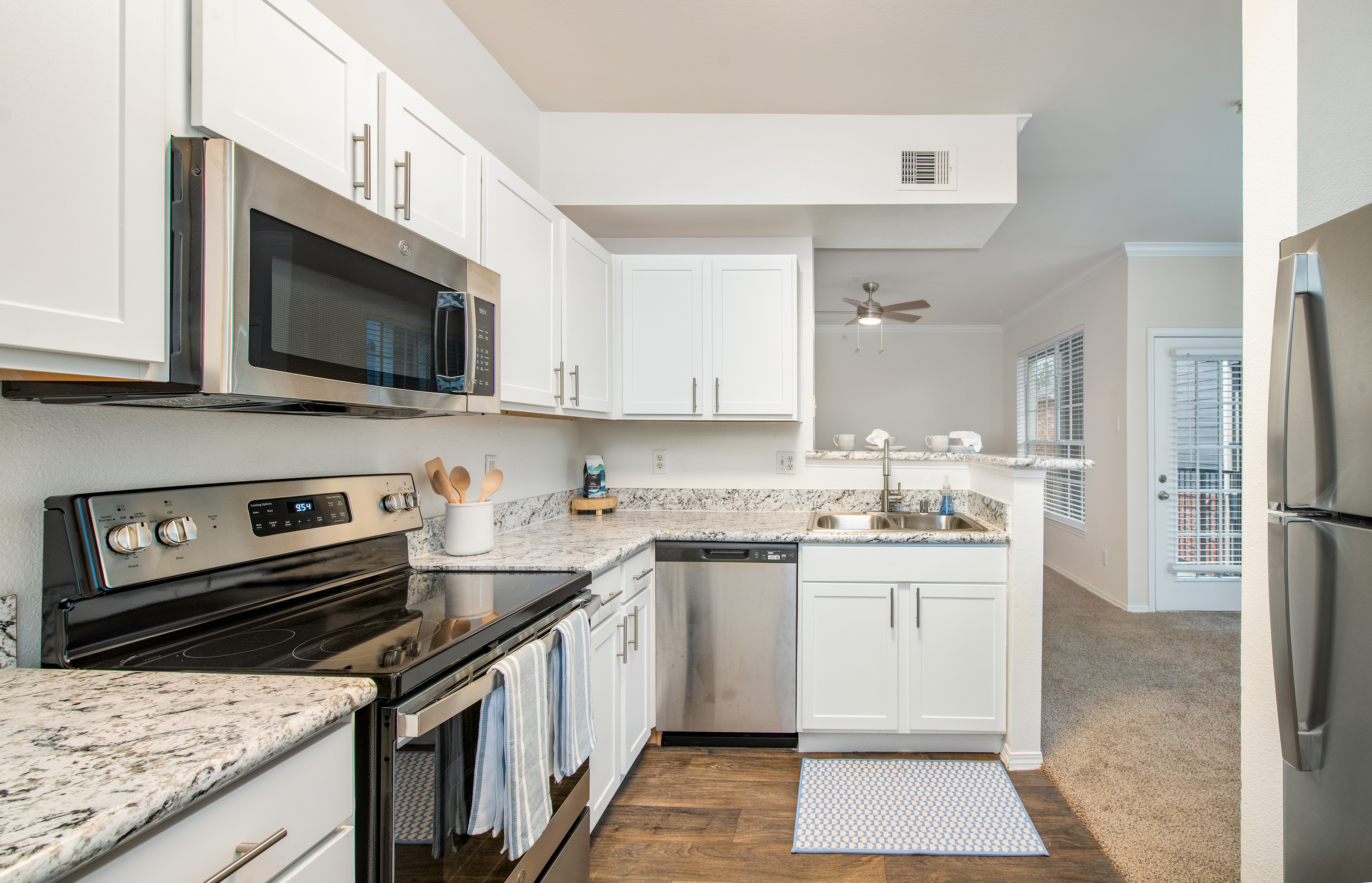 Kitchen at MAA Kirkwood luxury apartment homes in Stafford, TX