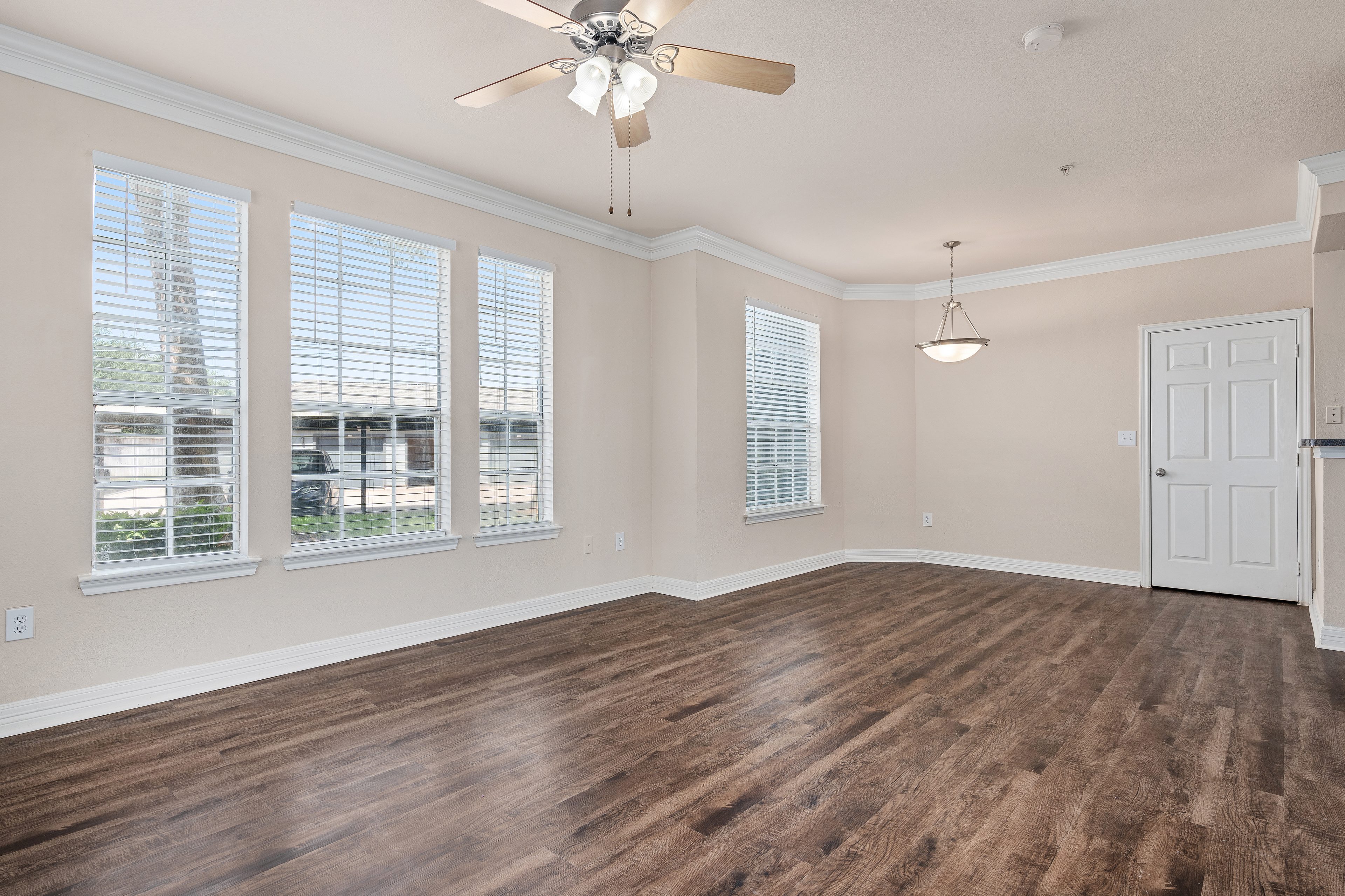 Living room at MAA Ranchstone luxury apartment homes in Houston, TX