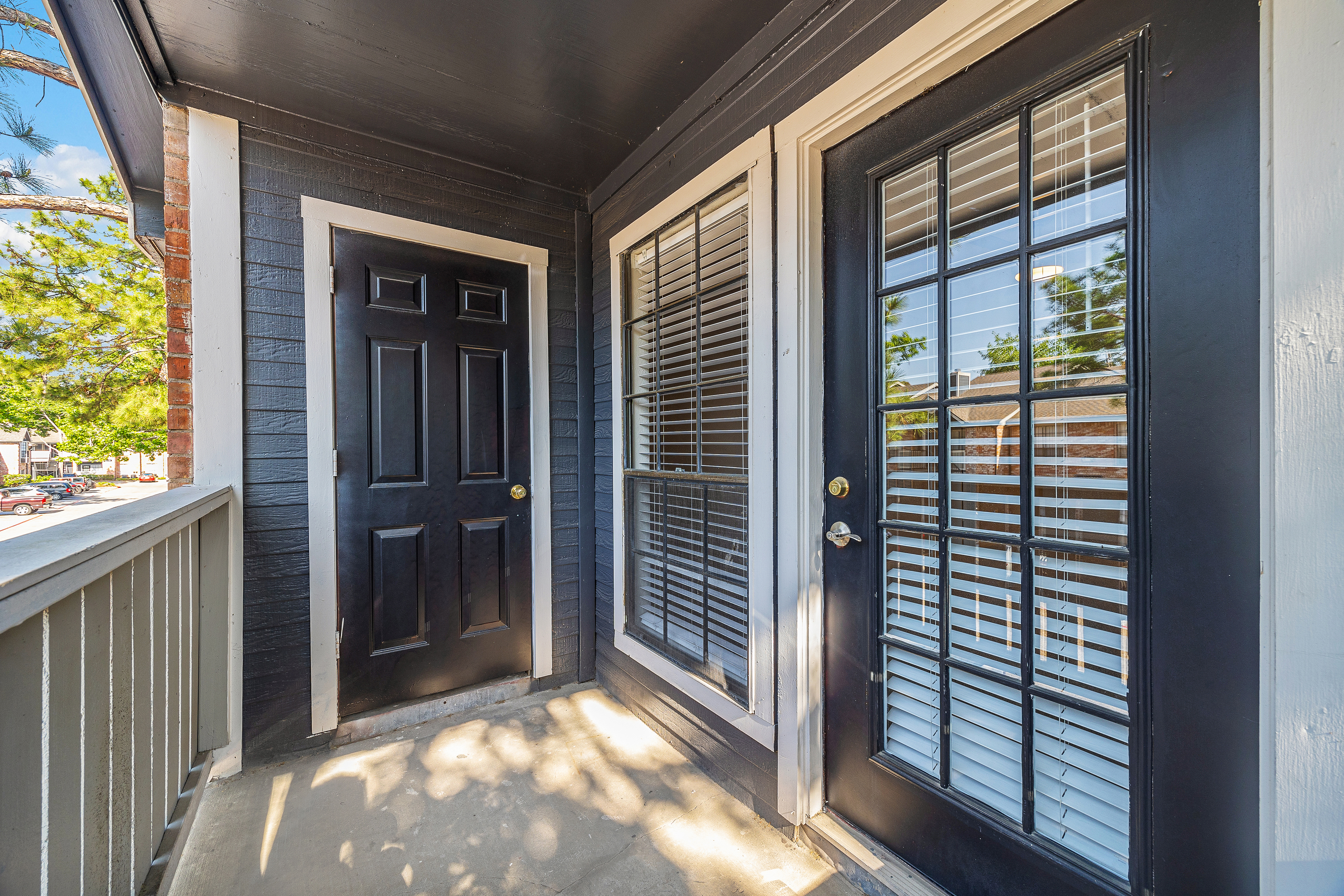 Patio at MAA Valleywood luxury apartment homes in The Woodlands, TX
