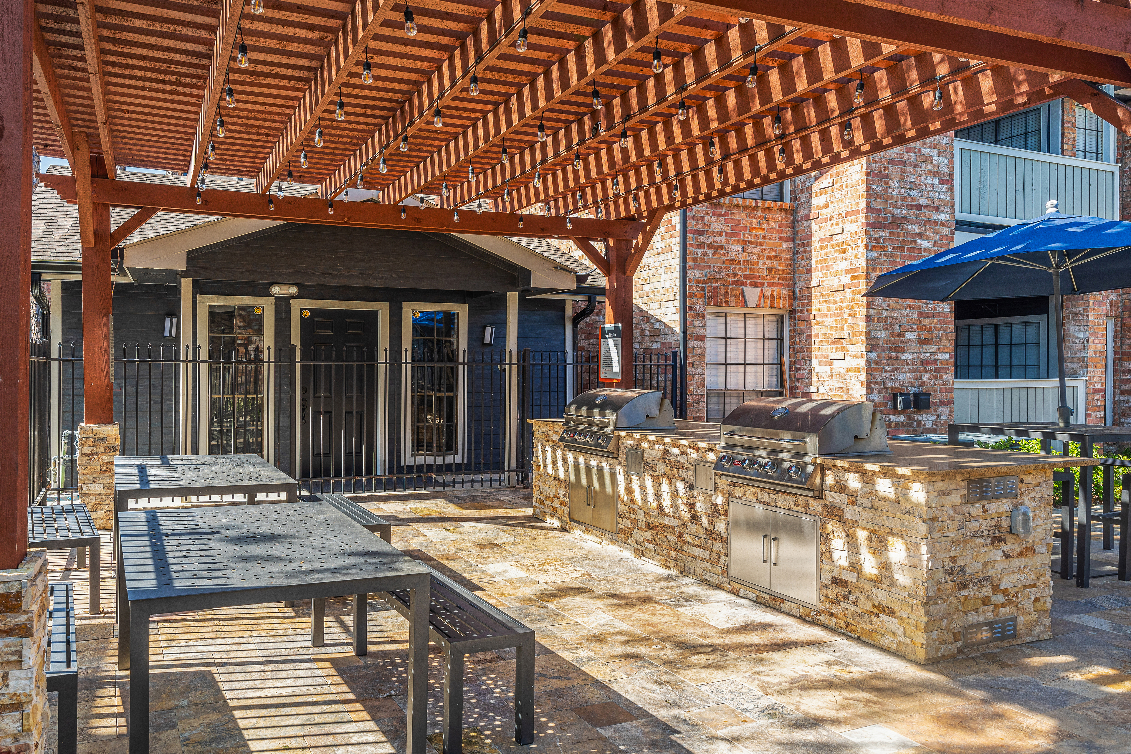 Grilling area at MAA Valleywood luxury apartment homes in The Woodlands, TX