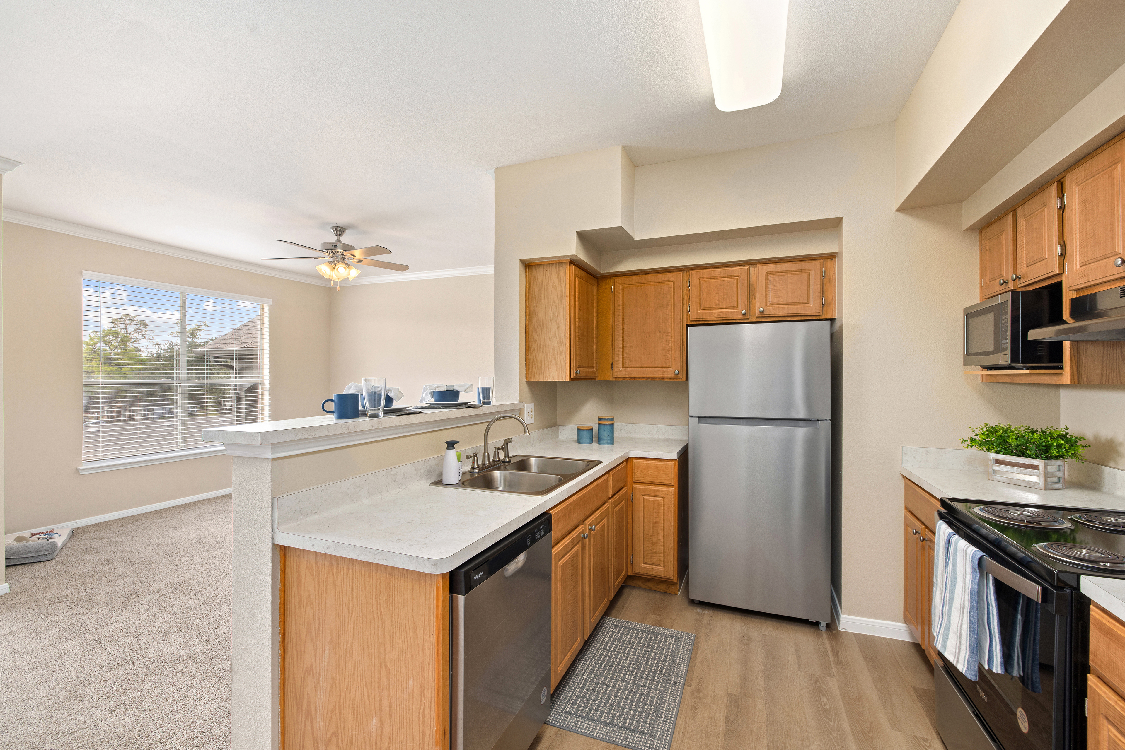 Kitchen at MAA Woodwind luxury apartment homes in Houston, TX