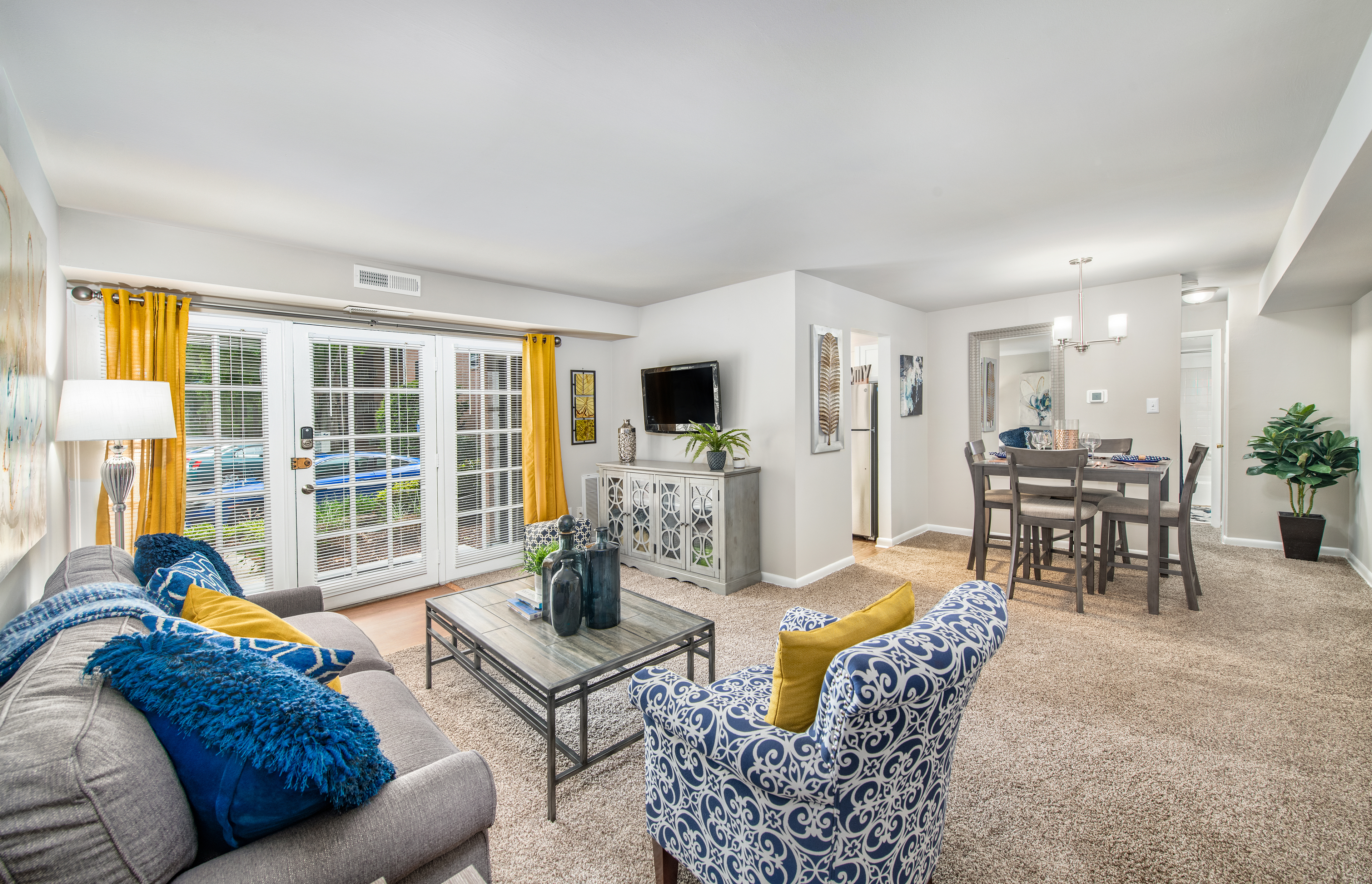 Living Room at MAA Greenbrier in Fredericksburg, VA