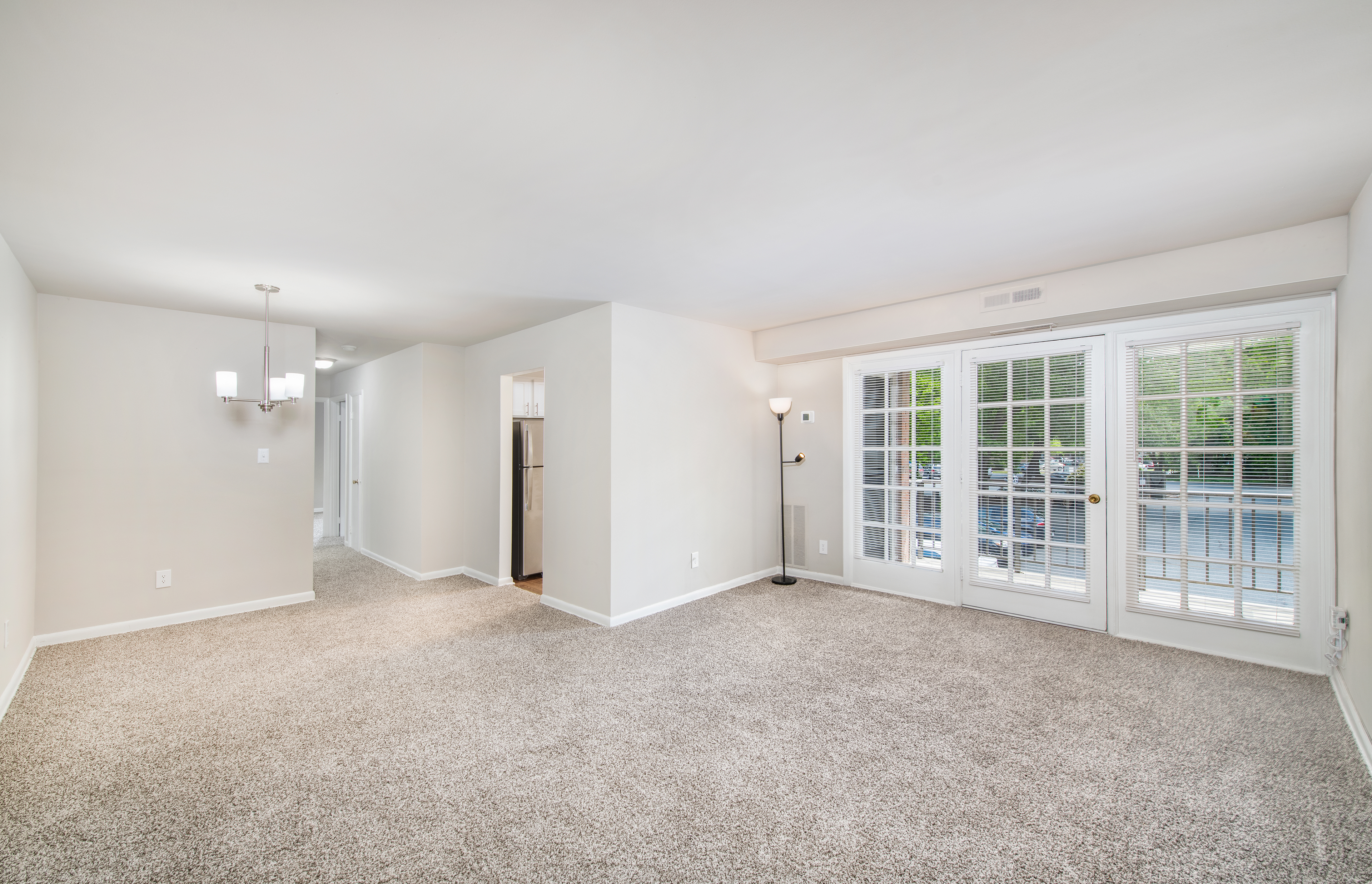 Unfurnished dining room at MAA Greenbrier in Fredericksburg, VA