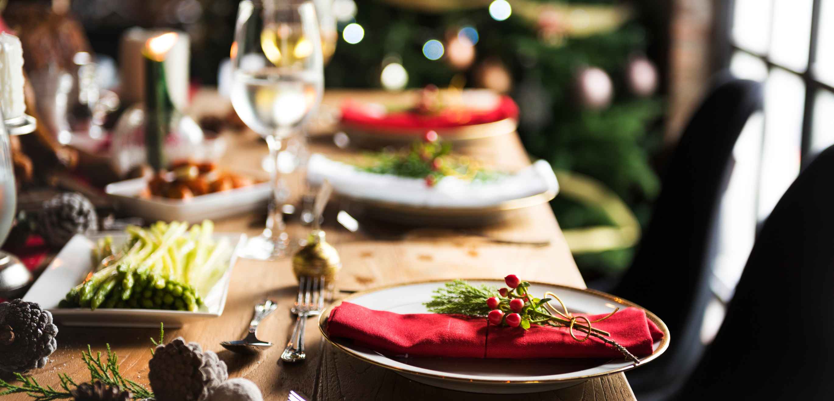 Discover Christmas table decor ideas. Shop fresh florals and festive decorations to create a stylish, welcoming holiday dining table.