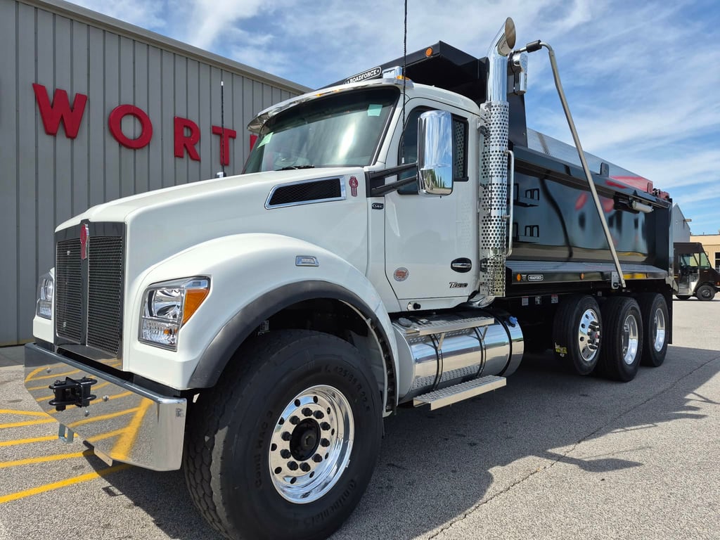 2026 Kenworth T880 in Quad Cities, IL — photo 8
