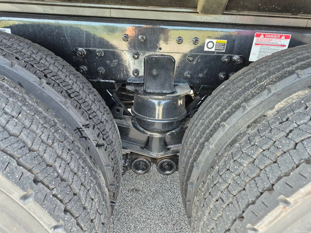 2026 Kenworth T880 in Quad Cities, IL — photo 4