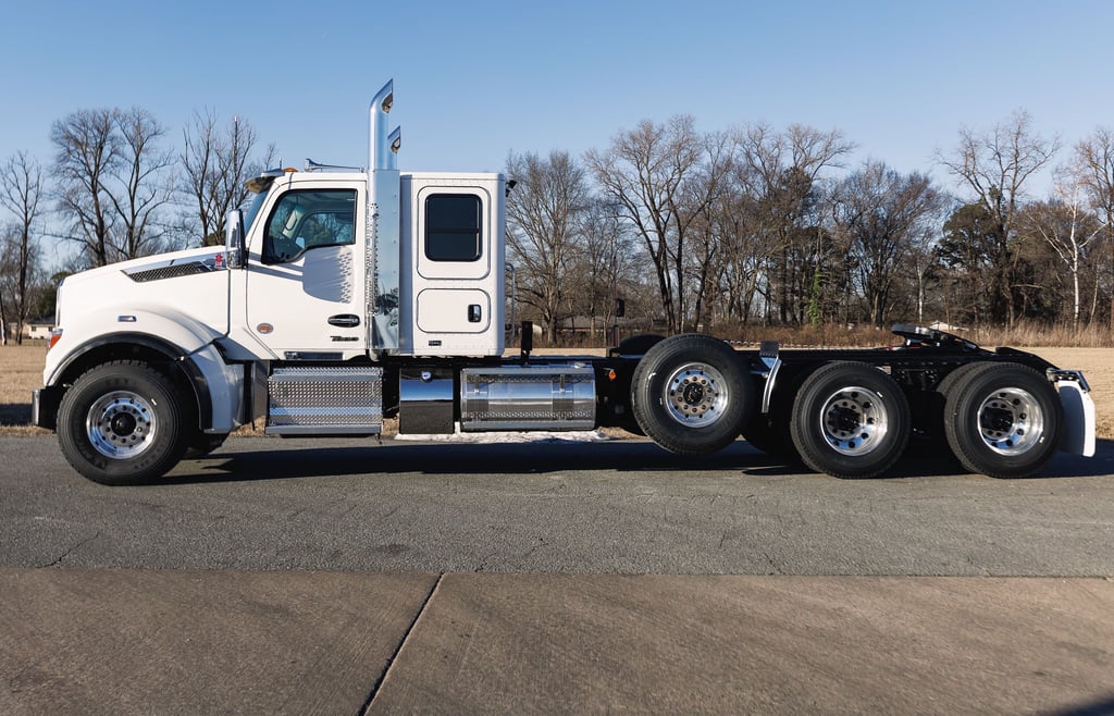2027 Kenworth T880 in Little Rock, AR — photo 2