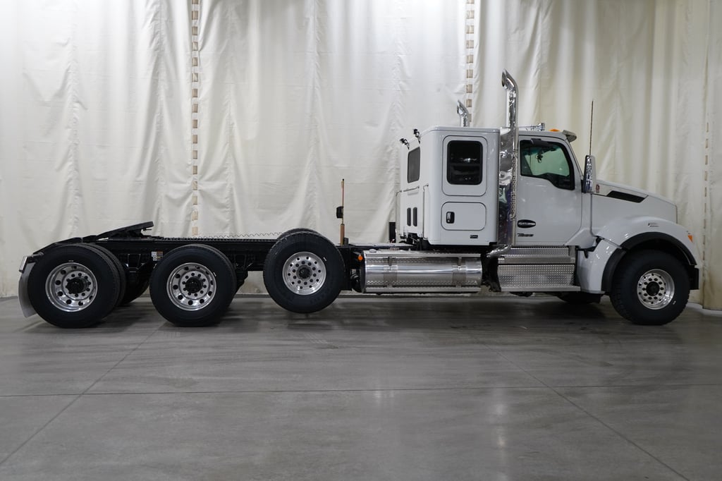 2027 Kenworth T880 in Oklahoma City, OK — photo 7