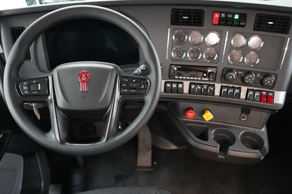 2027 Kenworth T880 in Fort Worth, TX — photo 3