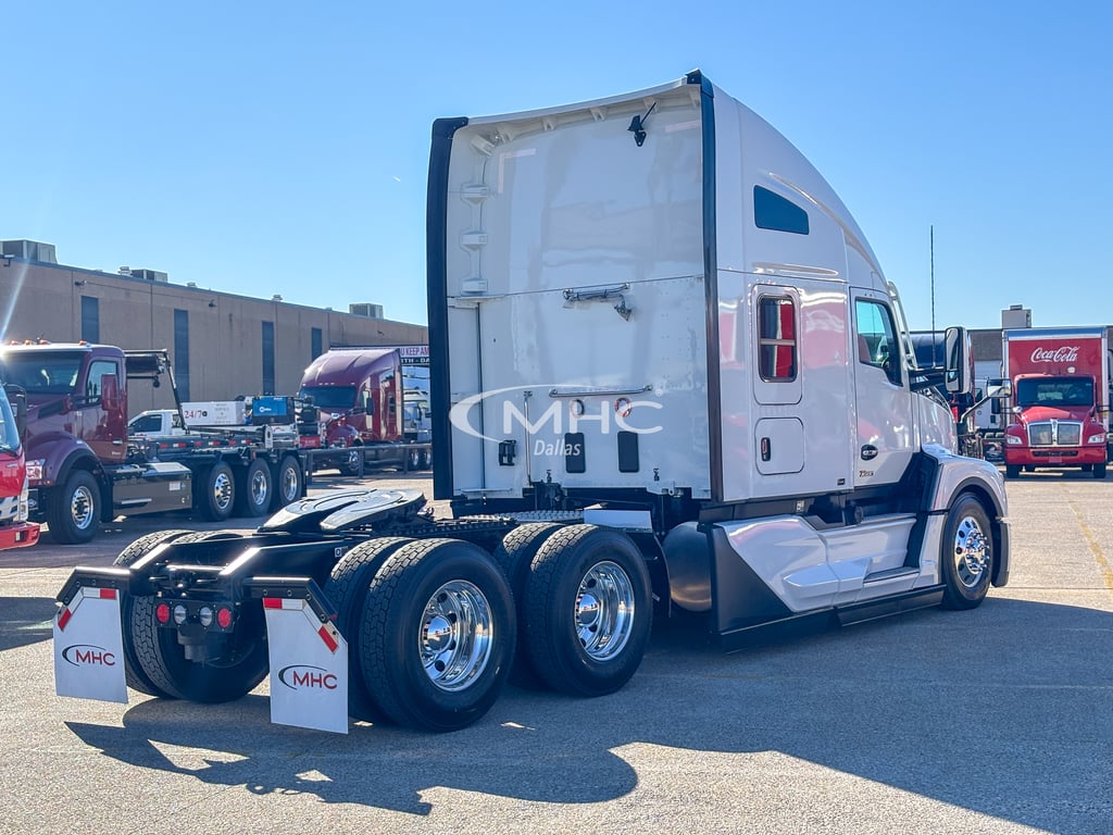 2027 Kenworth T680 in Dallas, TX — photo 7