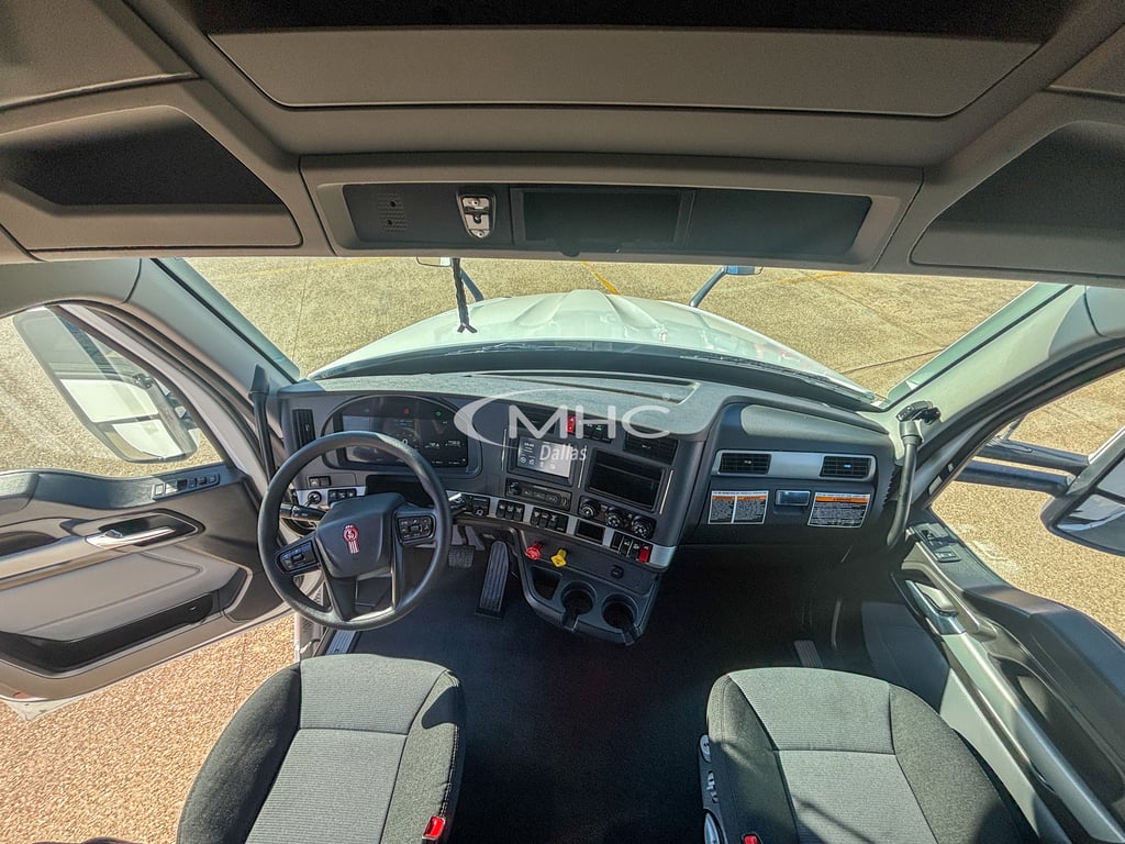 2027 Kenworth T680 in Dallas, TX — photo 4