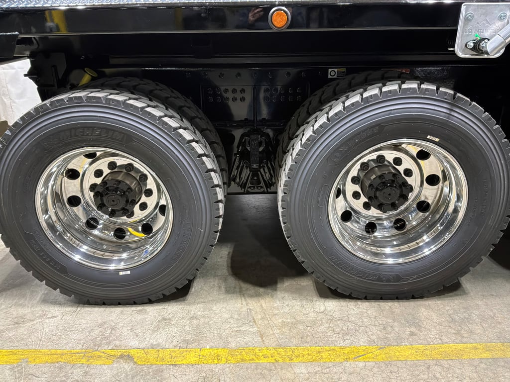 2027 Kenworth T880 in Dallas, TX — photo 3