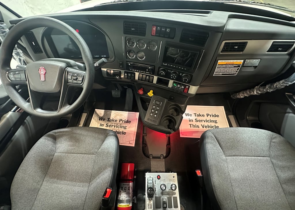 2027 Kenworth T880 in Odessa, TX — photo 2